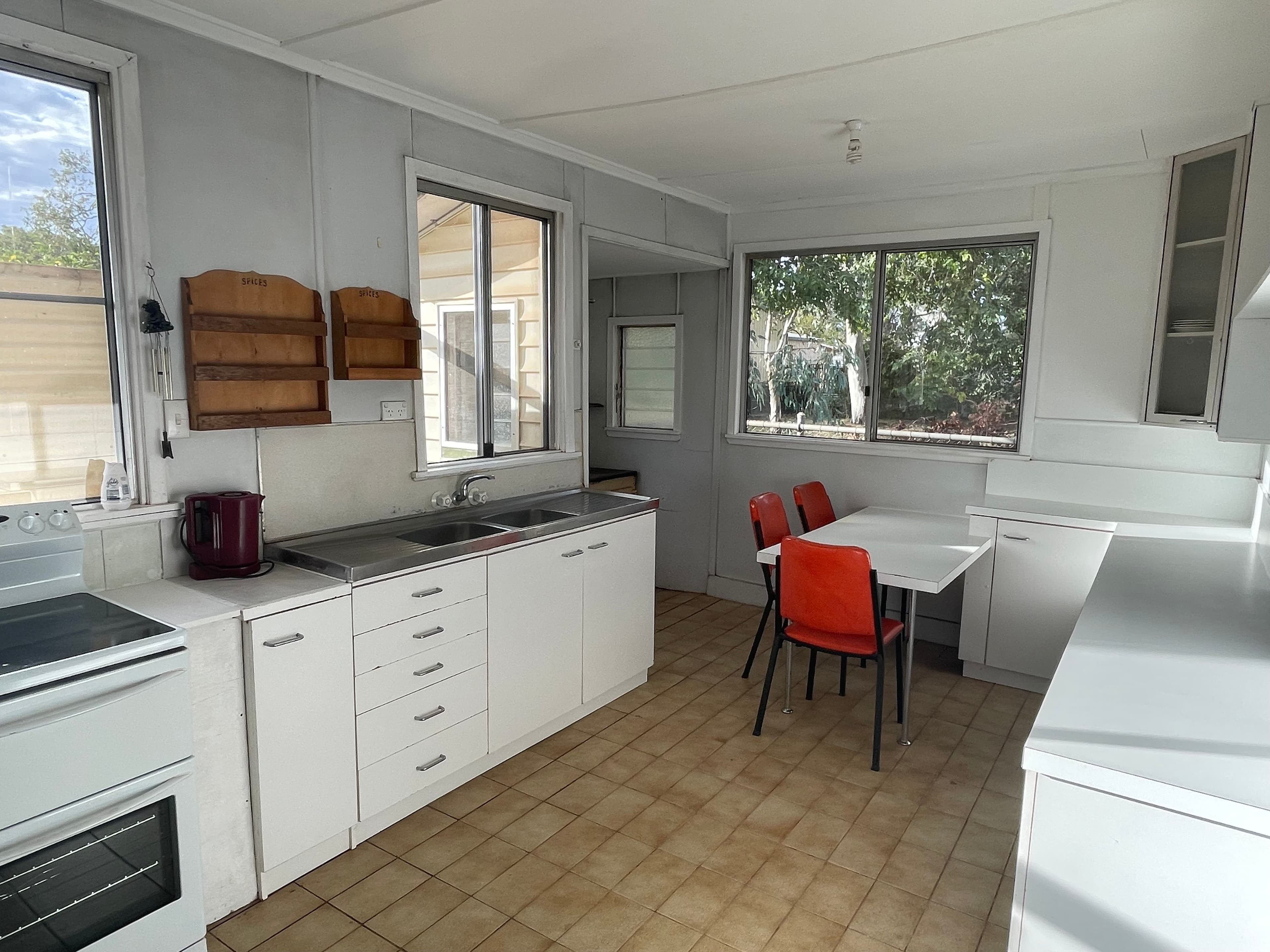 11 Baker Street, Charleville QLD 4470, Charleville - Thumbnail 3