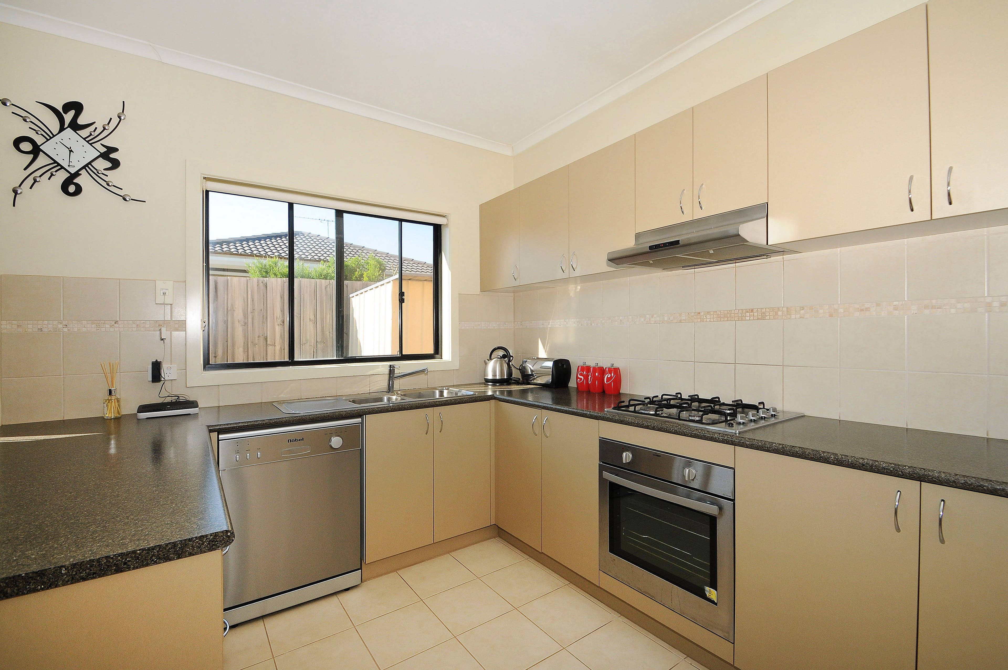 8 Mina Court, Carrum Downs VIC 3201, Carrum Downs - Thumbnail 4
