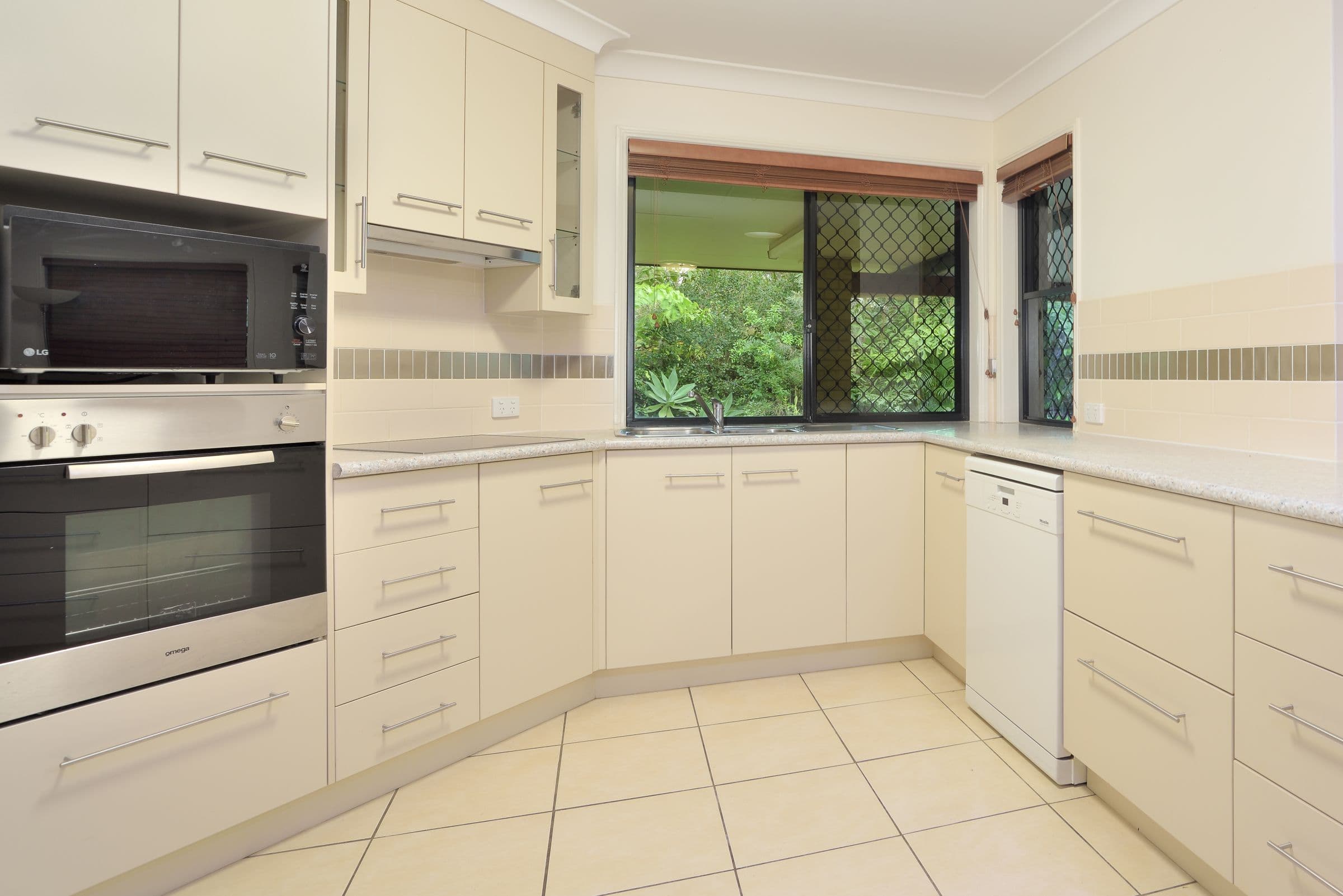 26 Dean Street, Glen Eden QLD 4680, Glen Eden - Thumbnail 3