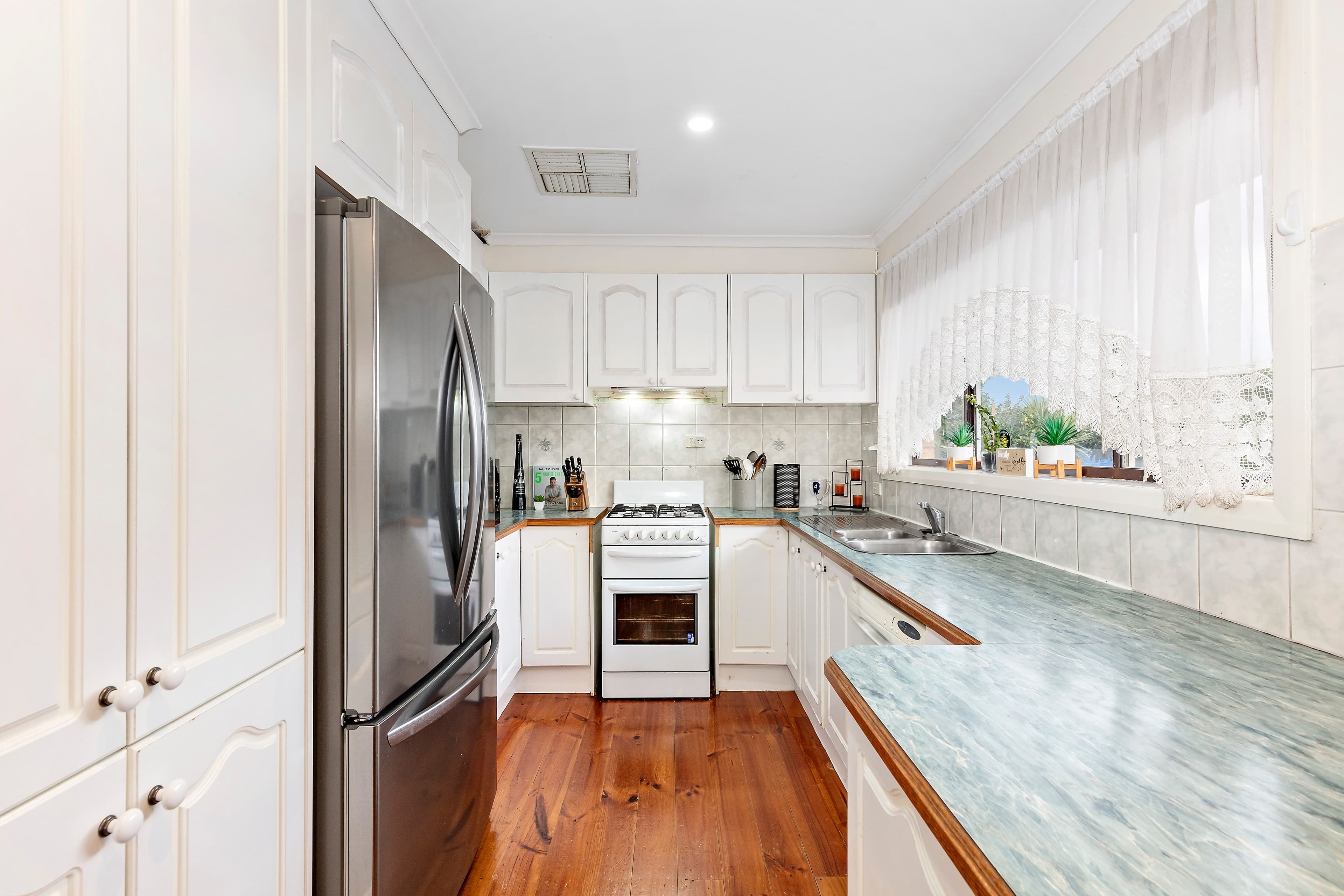 4 Stonehaven Drive, Thomastown VIC 3074, Thomastown - Thumbnail 5