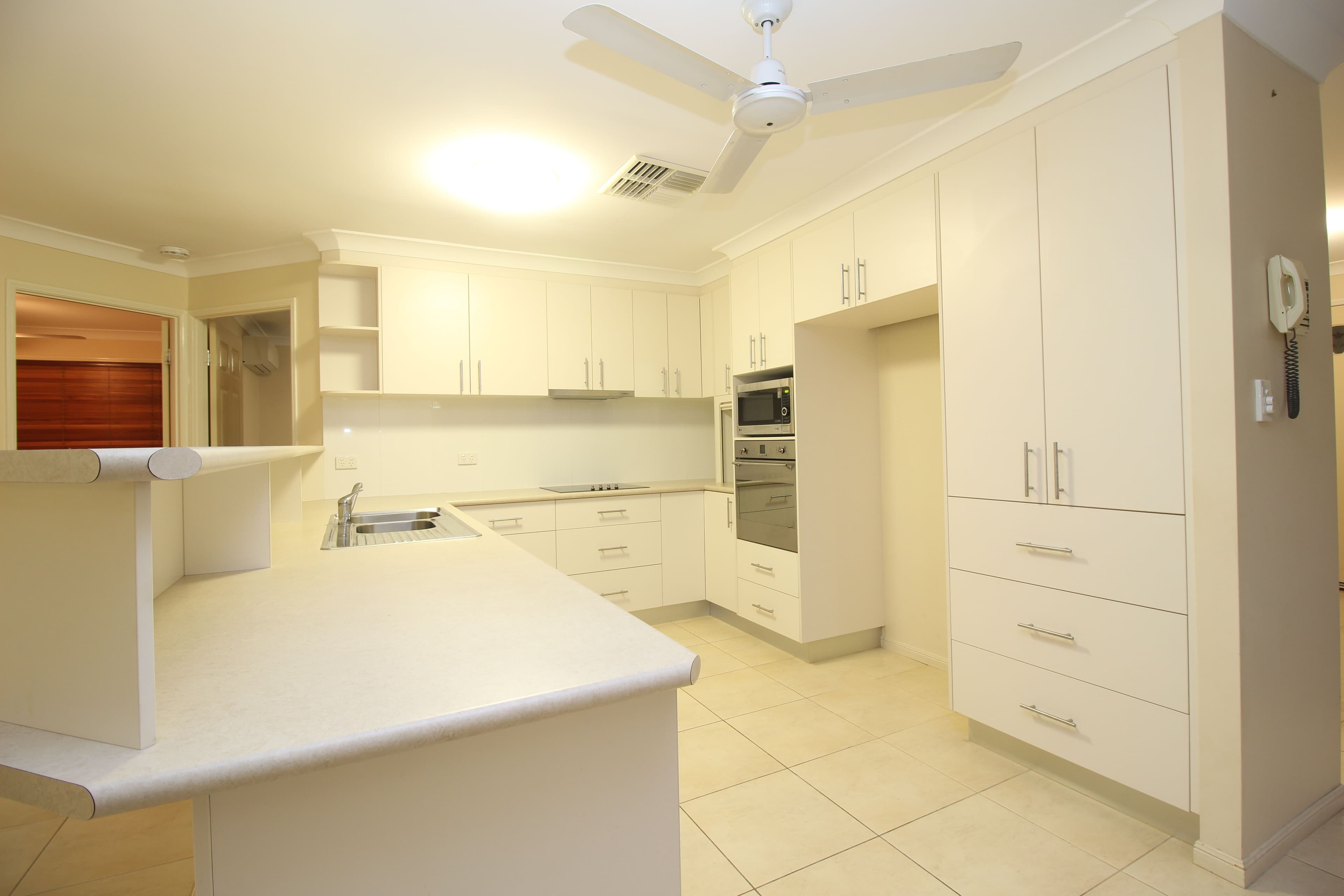 10 Crinum Crescent, Emerald QLD 4720, Emerald - Thumbnail 5