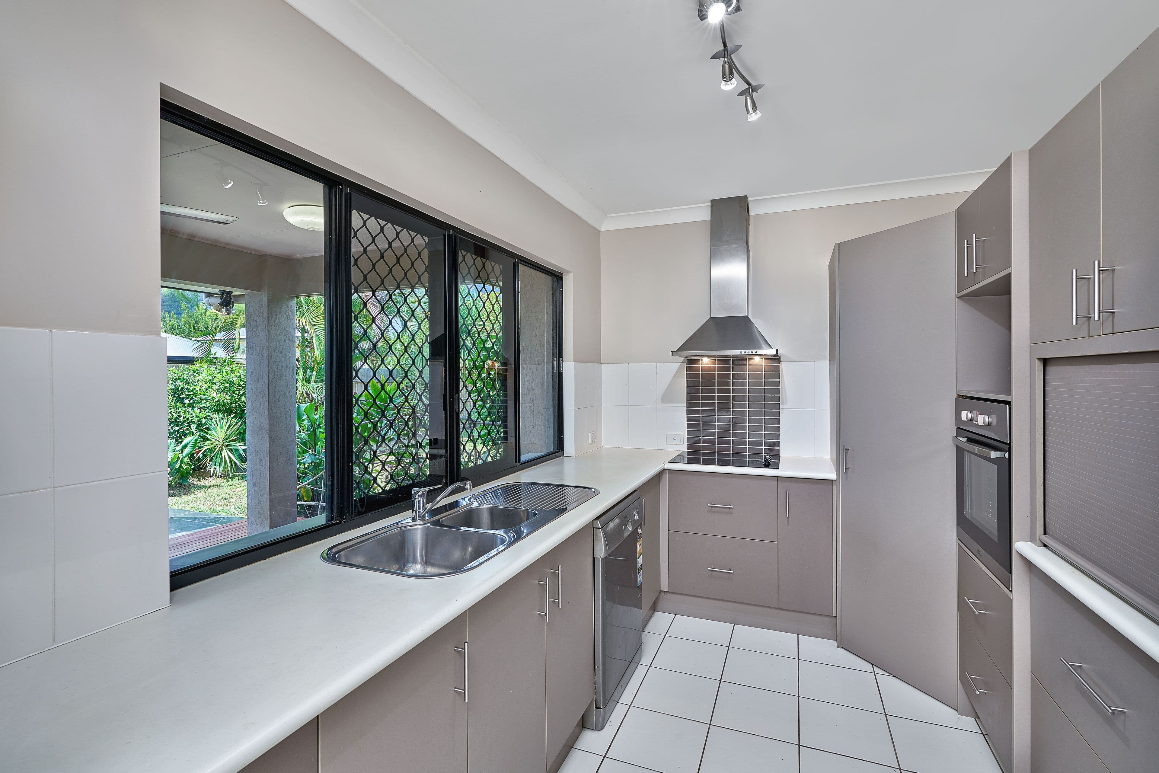 3 Laidley Close, Bentley Park QLD 4869, Bentley Park - Thumbnail 3