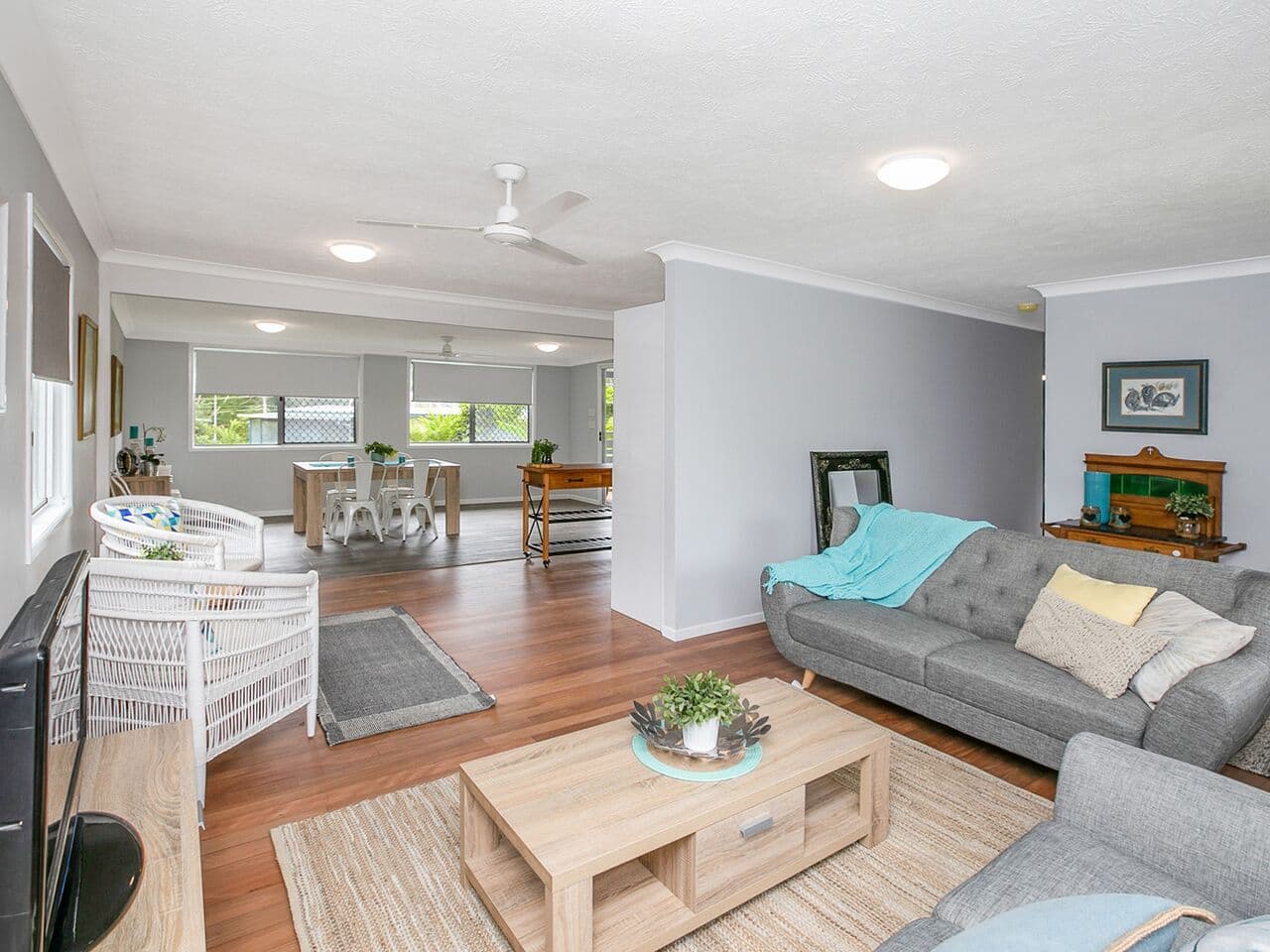 3 Poincettia Street, Kingston QLD 4114, Kingston - Thumbnail 2