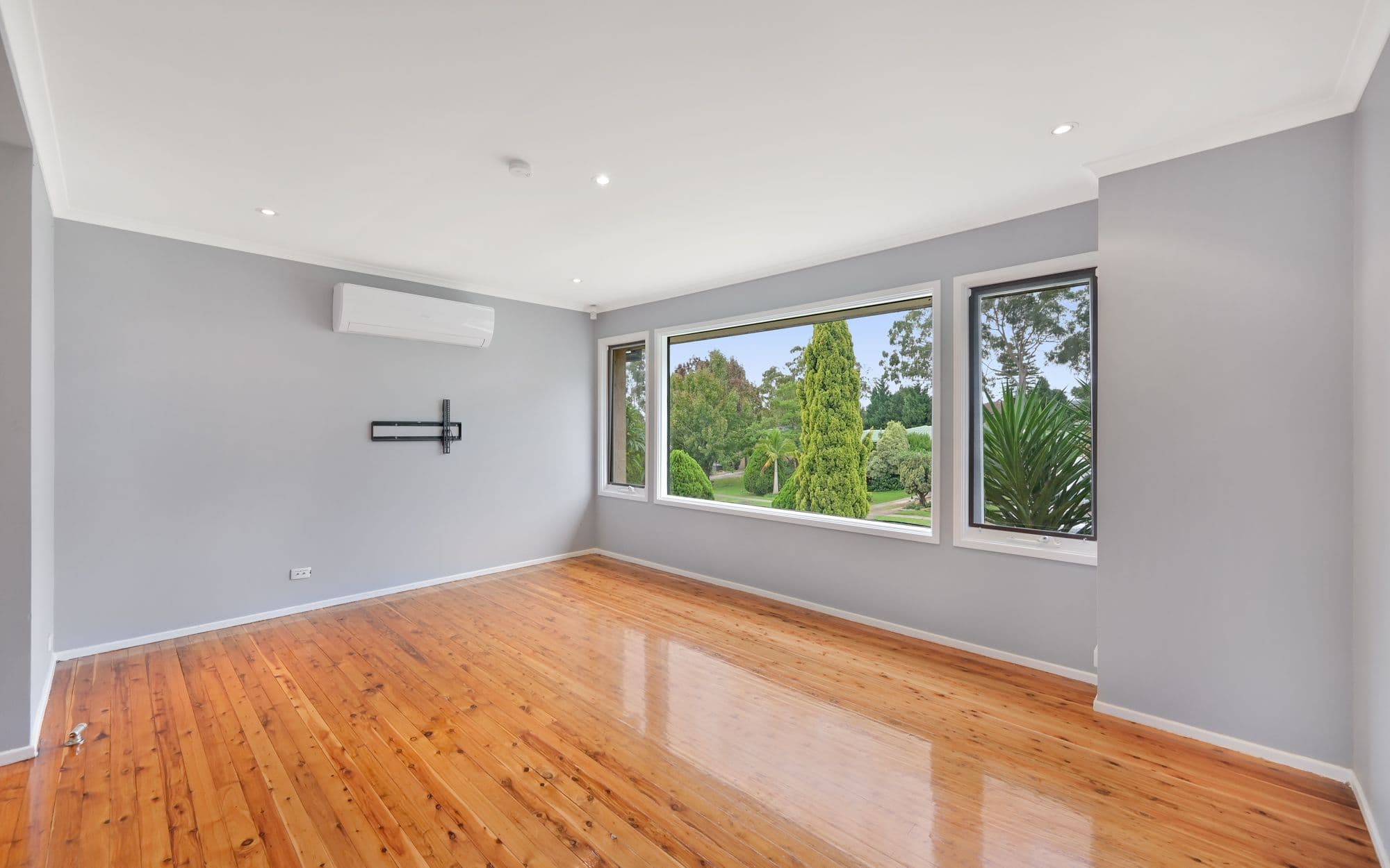 318 The Parkway, Bradbury NSW 2560, Bradbury - Thumbnail 2