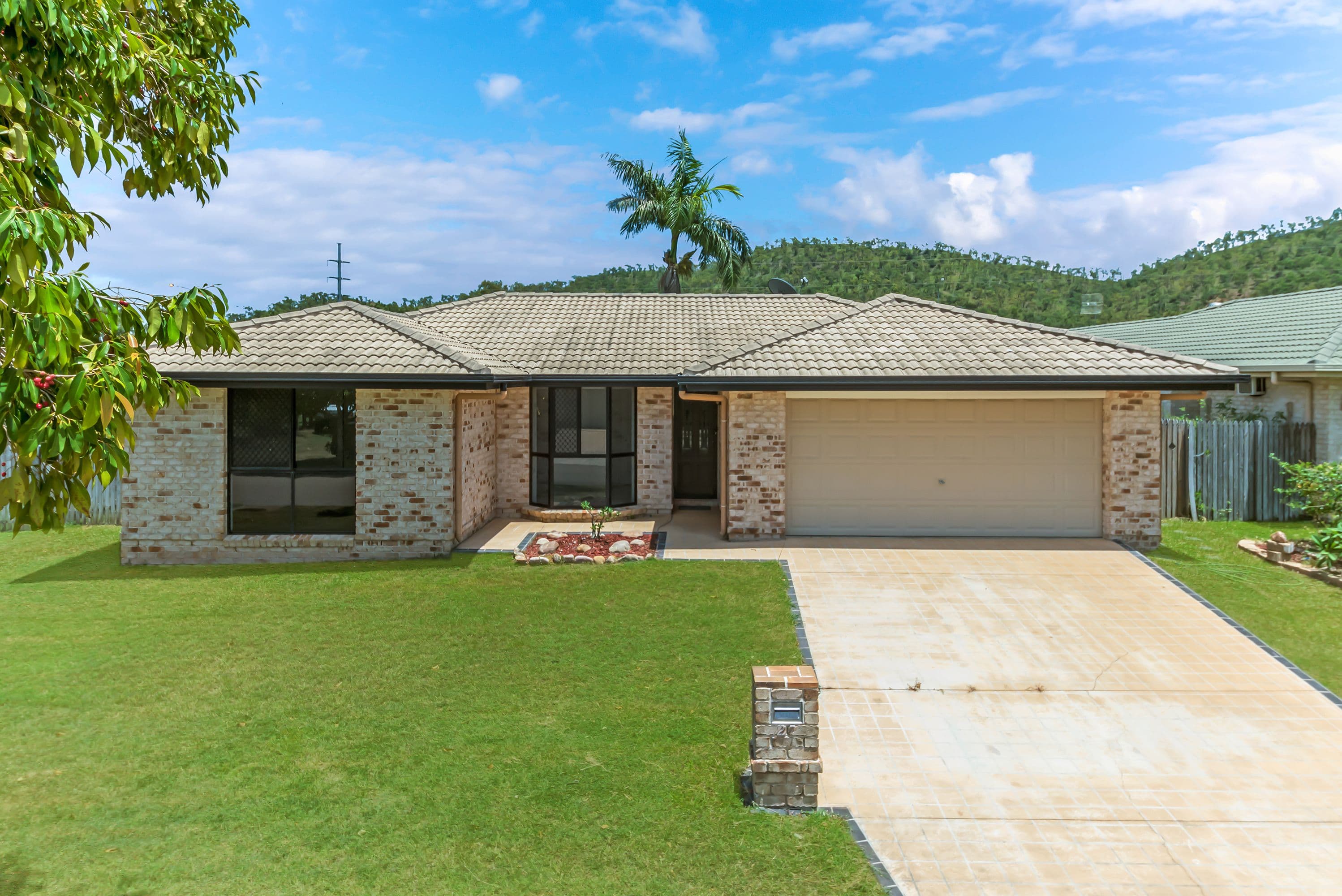 27 Dickenson Place, Kirwan QLD 4817, Kirwan - Thumbnail 3