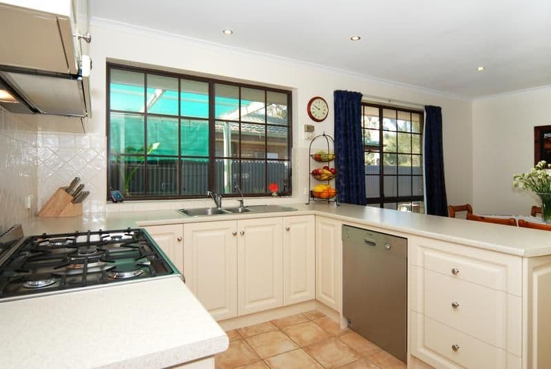 18 Sheoak Crescent, ABERFOYLE PARK SA 5159, Aberfoyle Park - Thumbnail 5