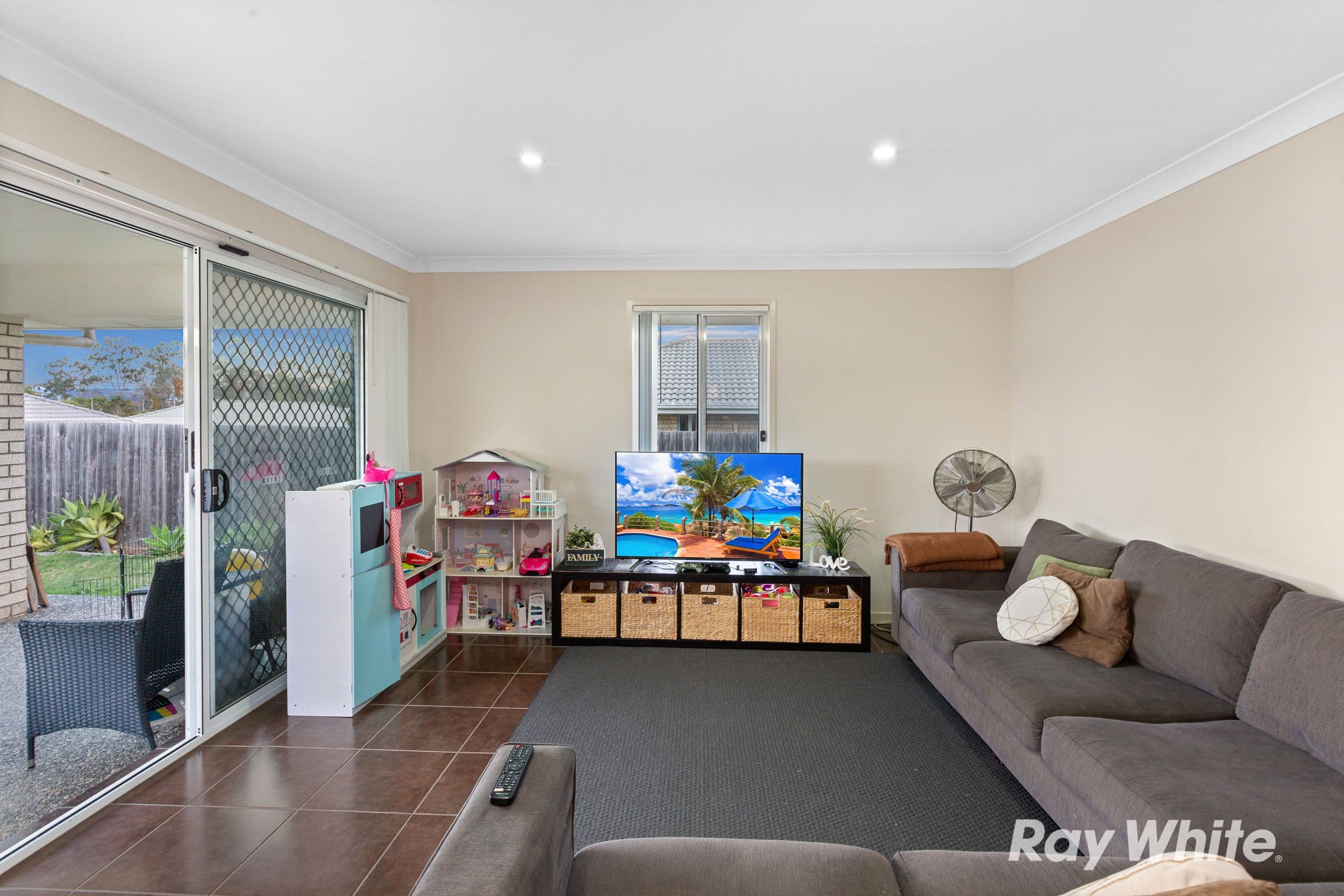 5 Summerview Avenue, Yarrabilba QLD 4207, Yarrabilba - Thumbnail 4