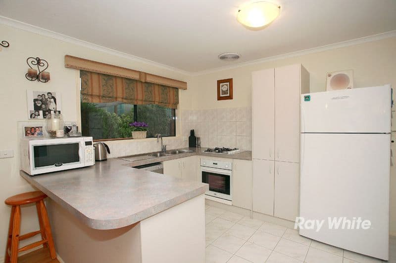 26 Bates Street, CRANBOURNE VIC 3977, Cranbourne West - Thumbnail 2
