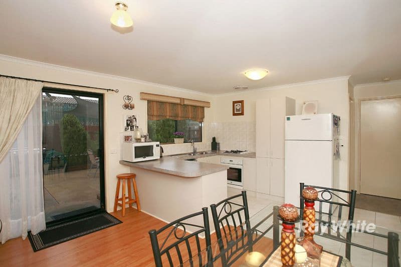 26 Bates Street, CRANBOURNE VIC 3977, Cranbourne West - Thumbnail 5
