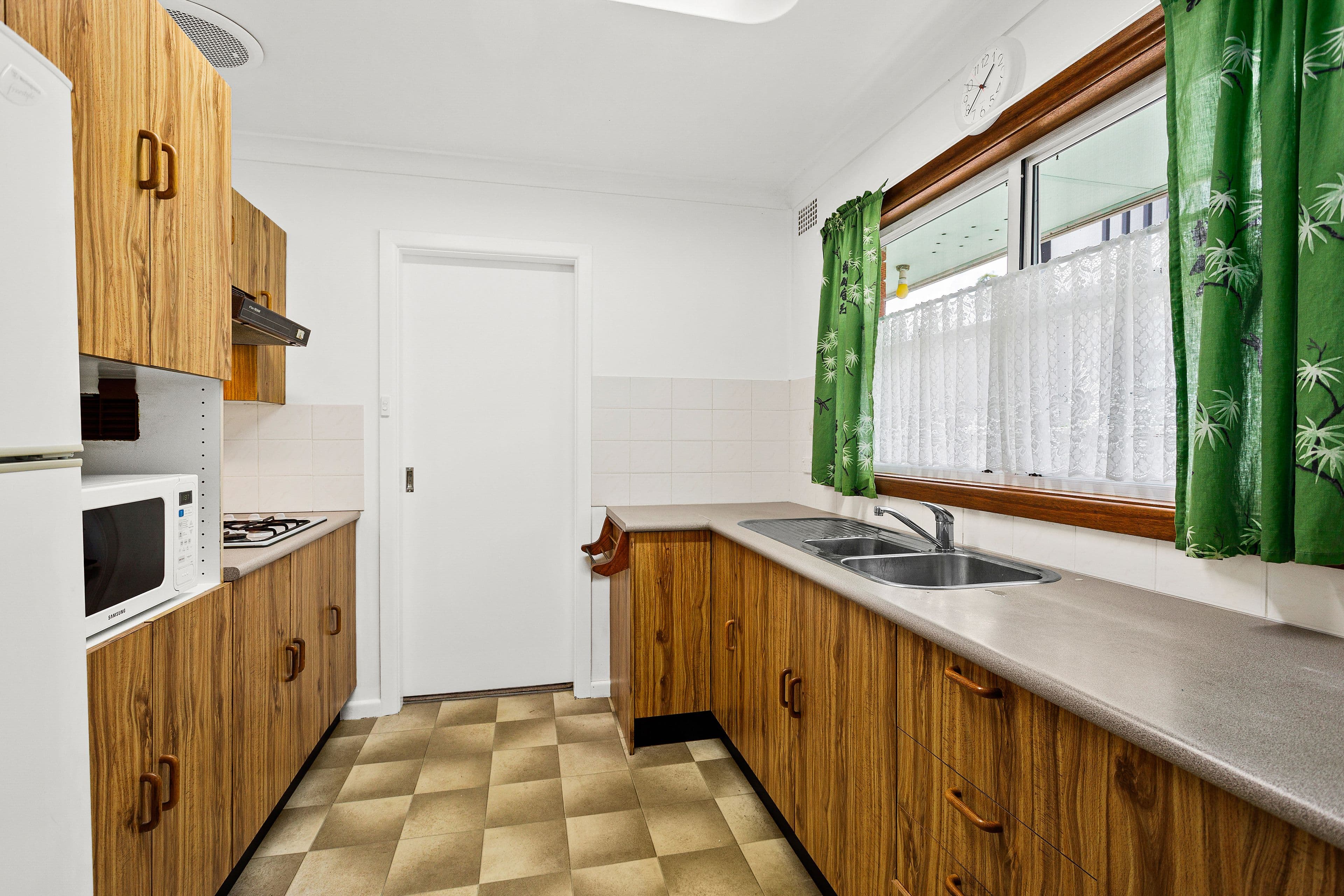 11 Elwin Street, Peakhurst NSW 2210, Peakhurst - Thumbnail 2
