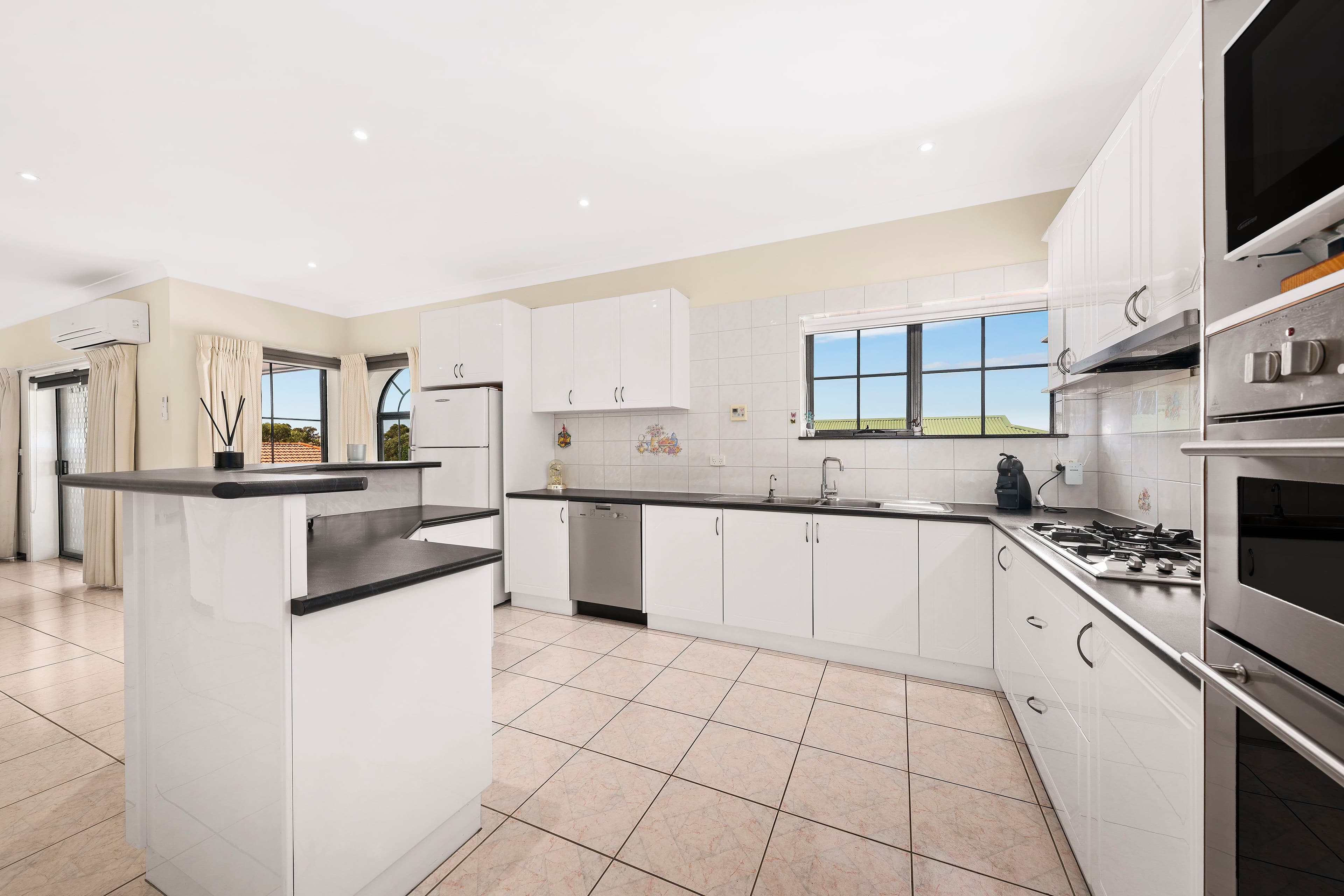 184 Blossom Park Drive, Mill Park VIC 3082, Mill Park - Thumbnail 2