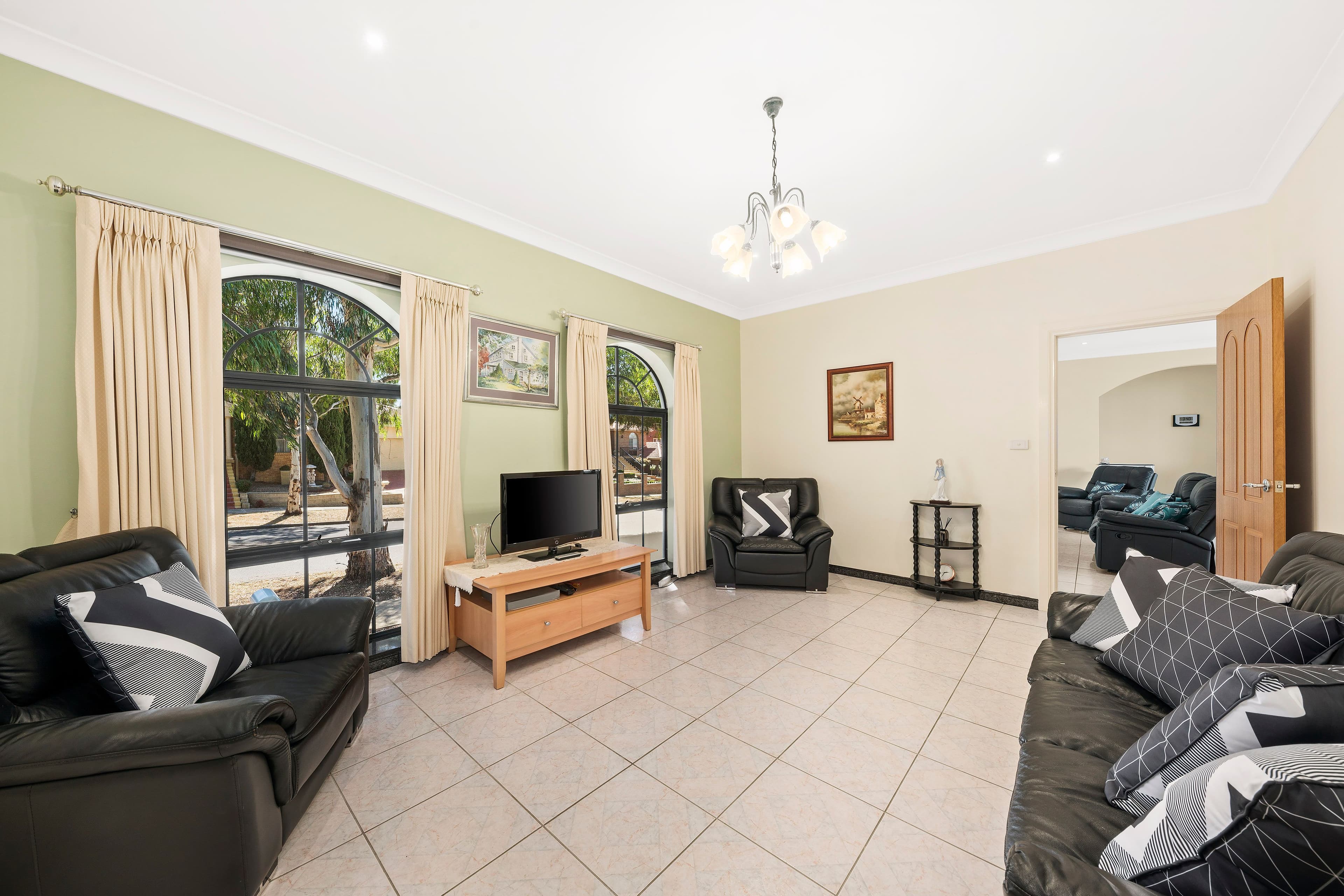 184 Blossom Park Drive, Mill Park VIC 3082, Mill Park - Thumbnail 4