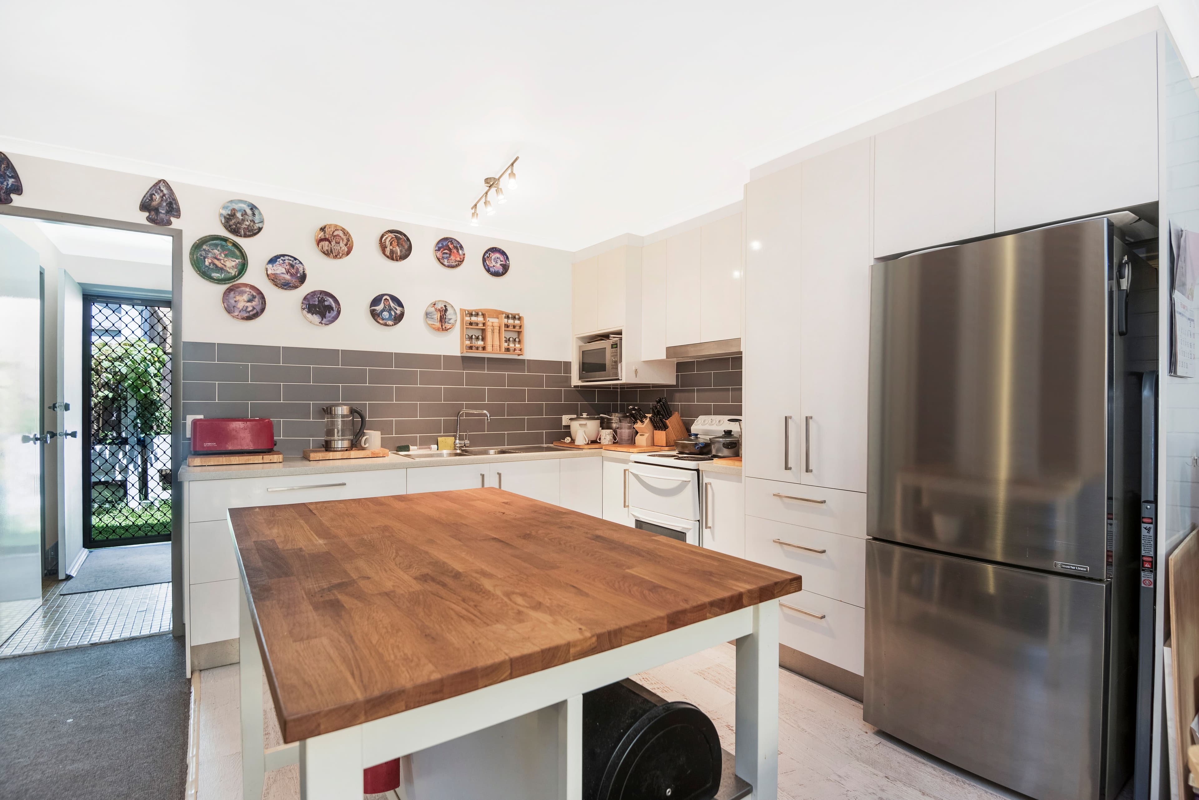 9 Walker Avenue, Palm Beach QLD 4221, Palm Beach - Thumbnail 7