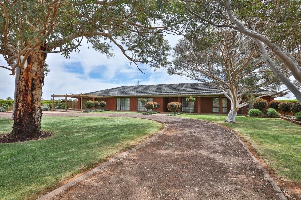 1051 Cowra Avenue, Mildura VIC 3500, Mildura - Thumbnail 2