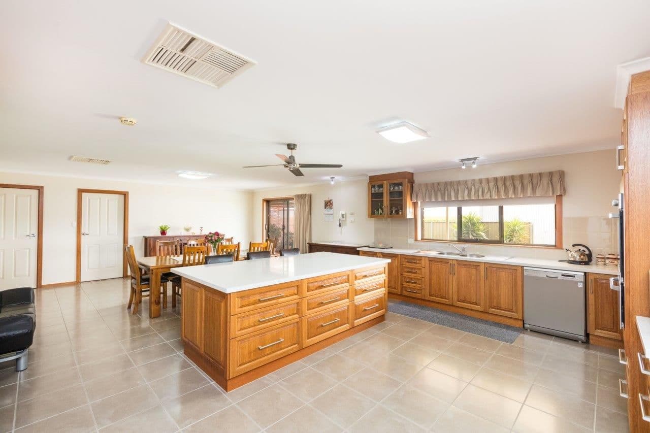 1051 Cowra Avenue, Mildura VIC 3500, Mildura - Thumbnail 5