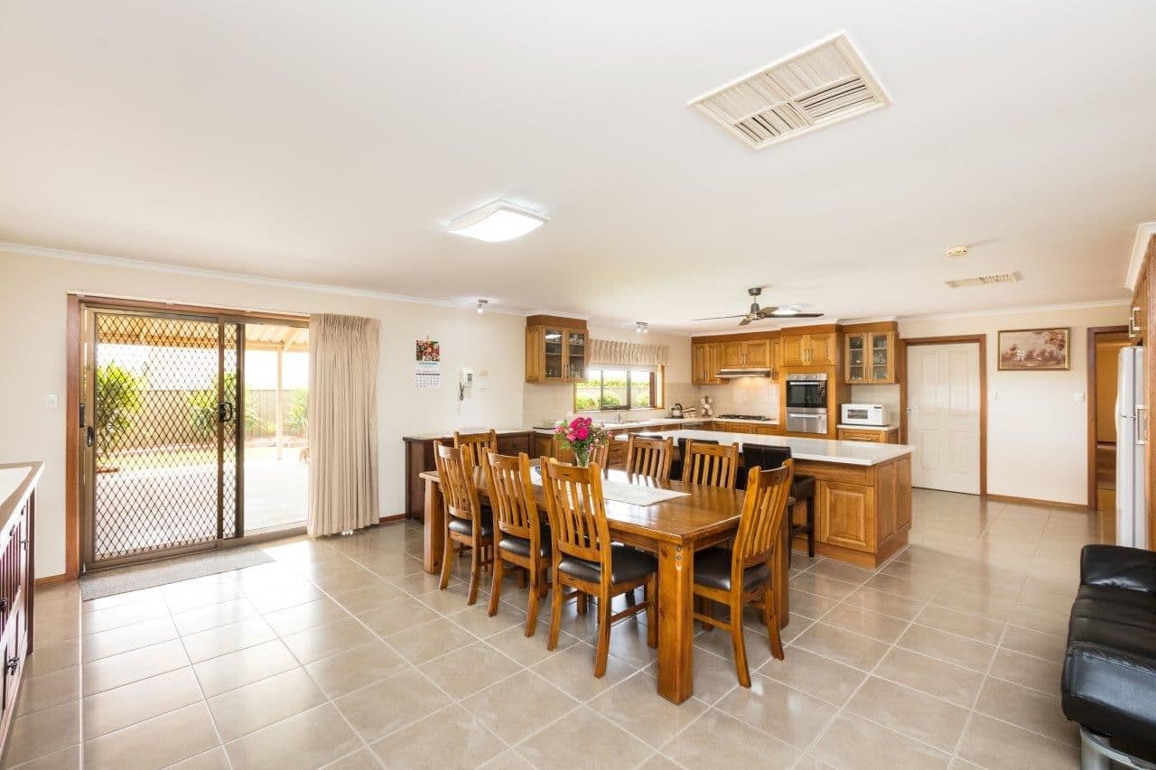 1051 Cowra Avenue, Mildura VIC 3500, Mildura - Thumbnail 7