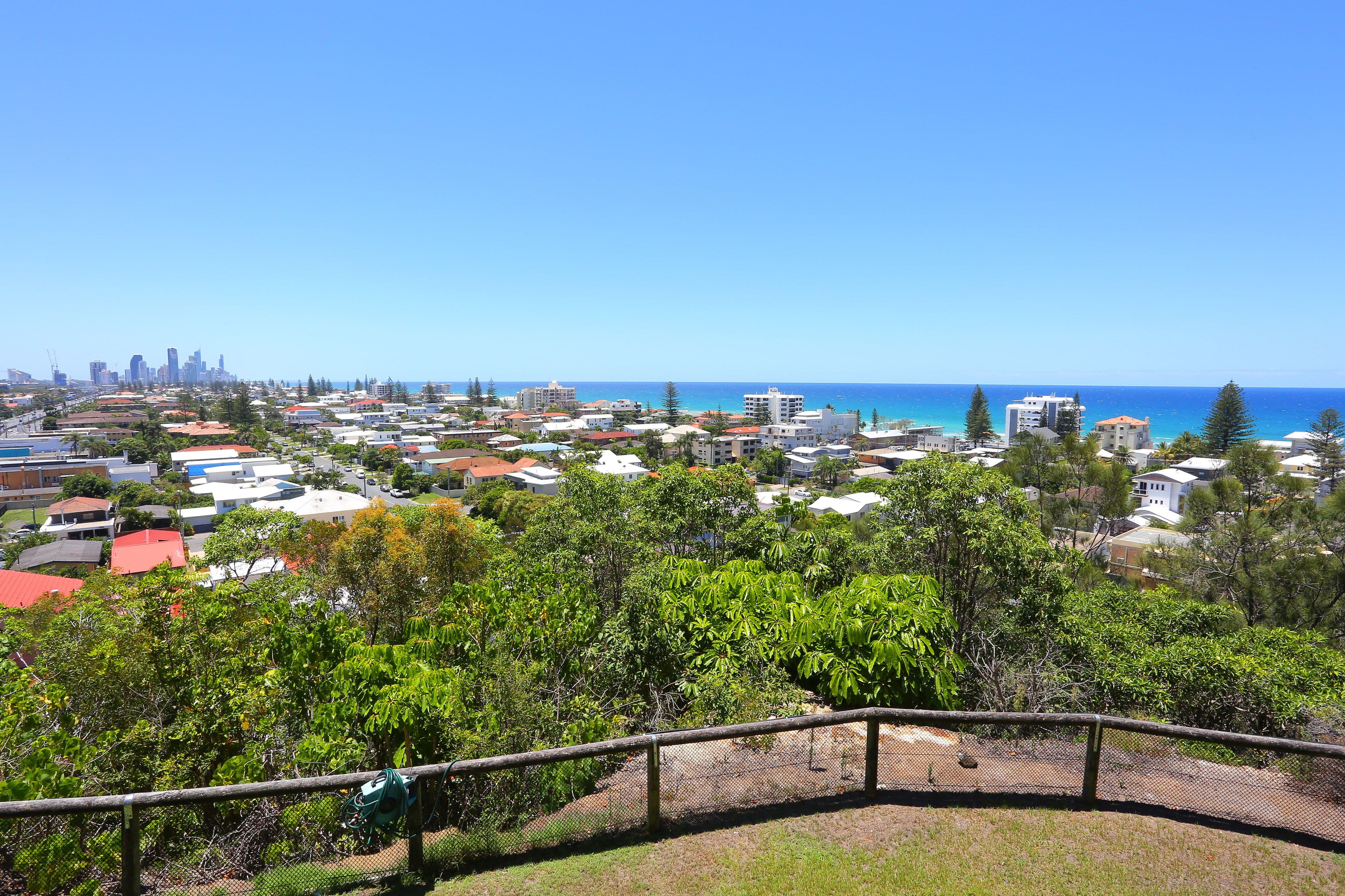 A23 "Magic Mountain Apartments" 1 Great Hall Drive, Miami QLD 4220, Miami - Thumbnail 2