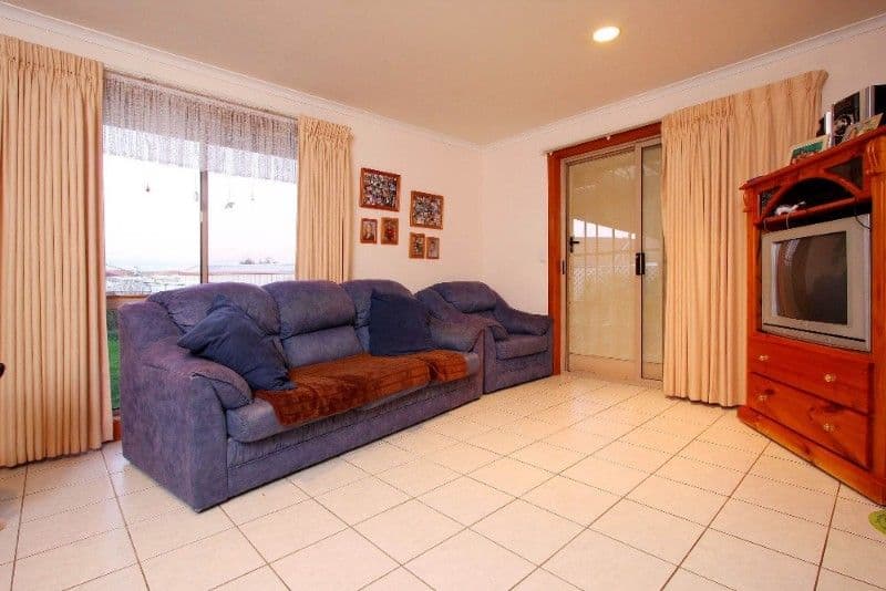 20 Sieben Close, MILL PARK VIC 3082, Mill Park - Thumbnail 3