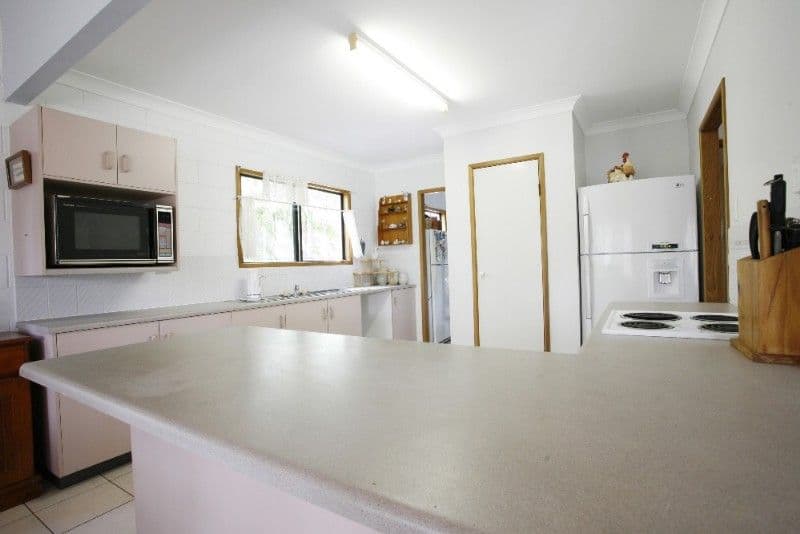 4 Vesterman Court, BUSHLAND BEACH QLD 4818, Bushland Beach - Thumbnail 3