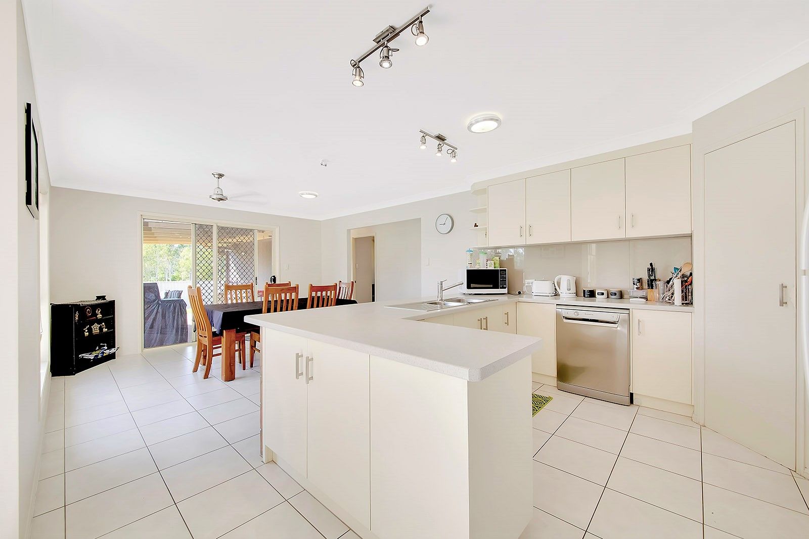 1 Ashbrook Court, New Auckland QLD 4680, New Auckland - Thumbnail 4