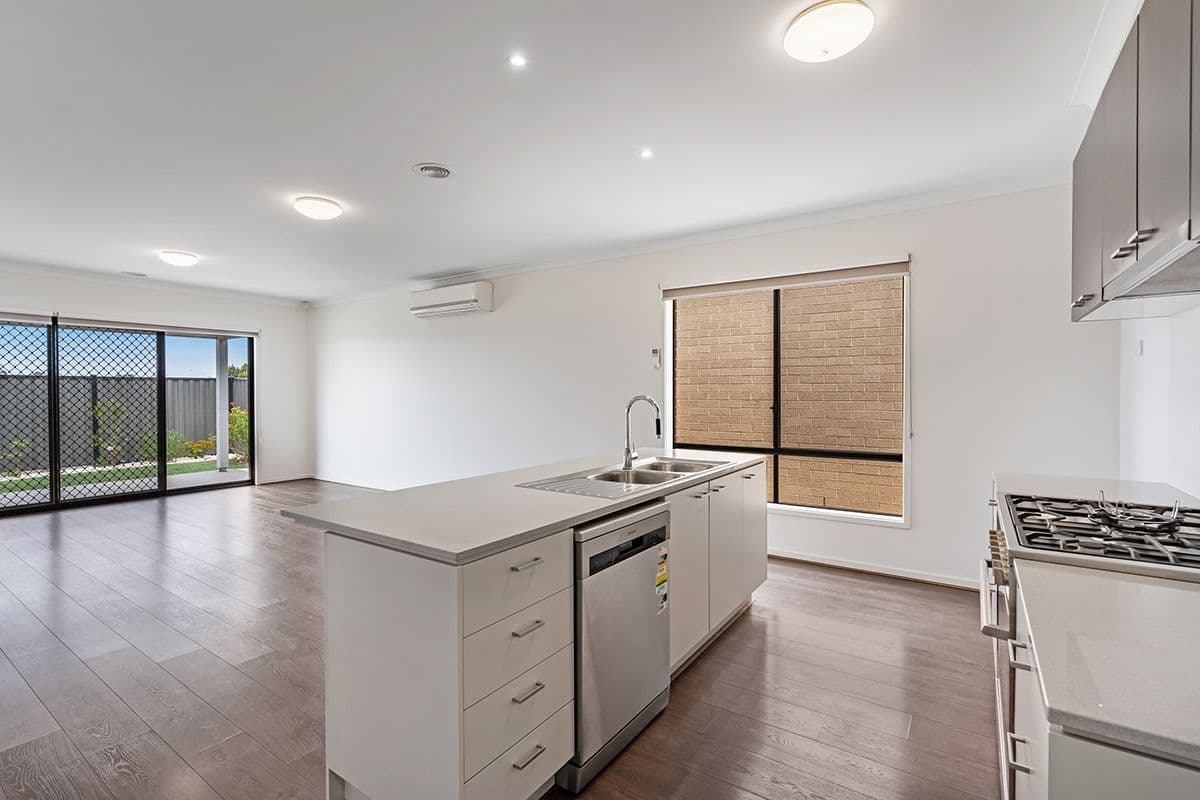 78 Creekbridge Street, Craigieburn VIC 3064, Craigieburn - Thumbnail 3