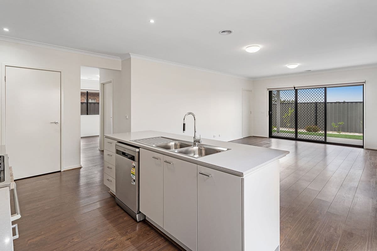 78 Creekbridge Street, Craigieburn VIC 3064, Craigieburn - Thumbnail 4