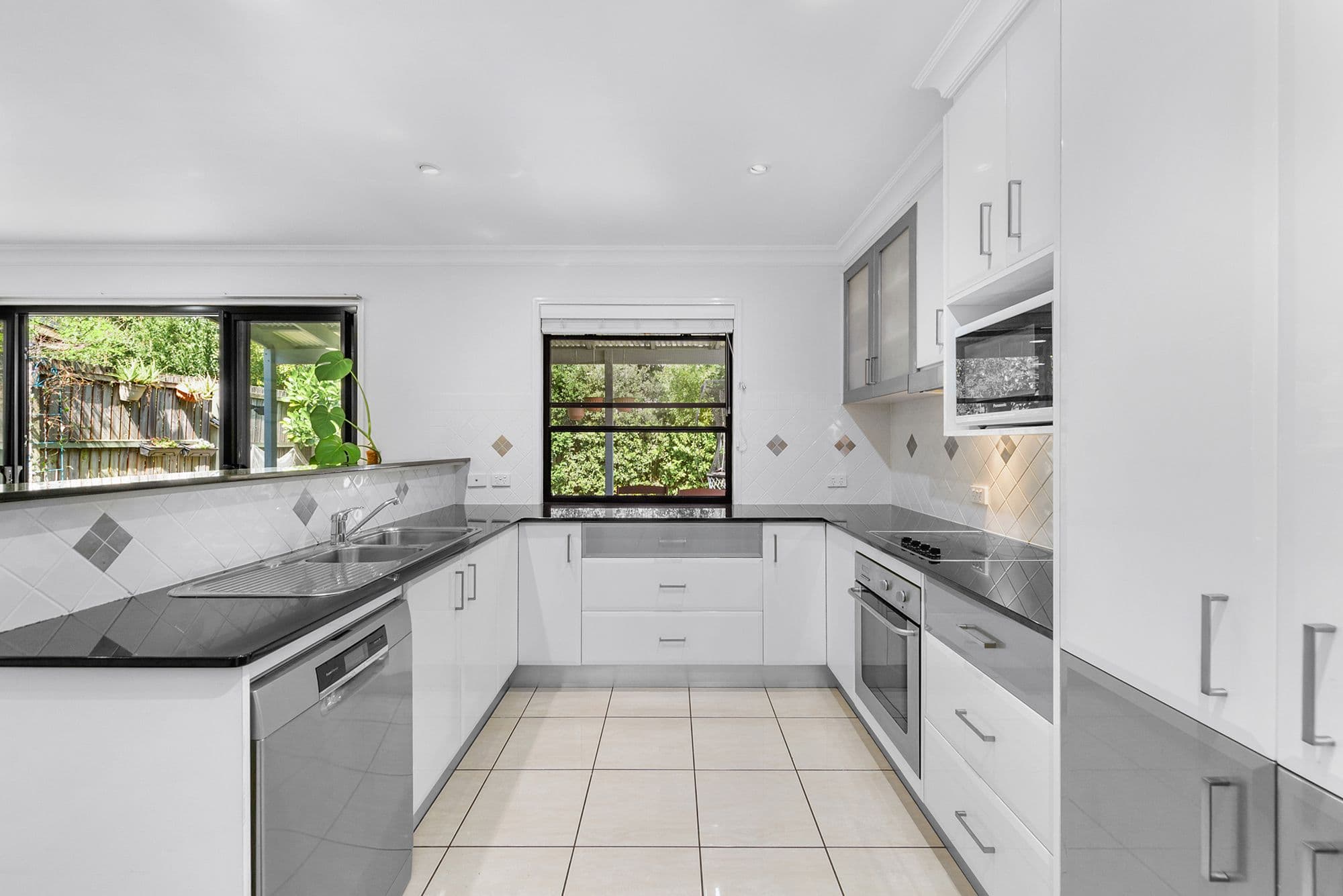 279 Verney Road East, Graceville QLD 4075, Graceville - Thumbnail 4