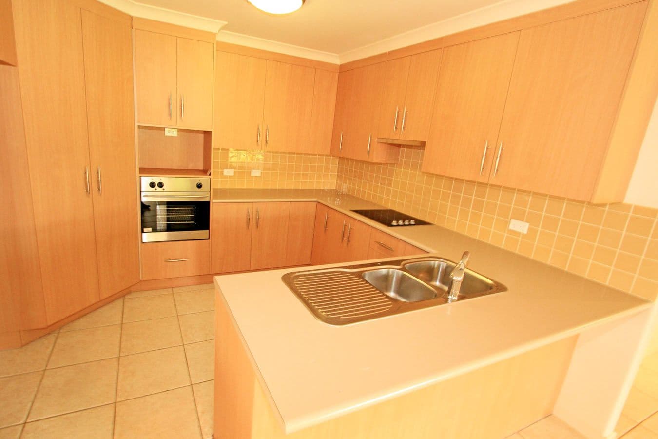 39 Miami Crescent, PACIFIC HEIGHTS QLD 4703, Pacific Heights - Thumbnail 2