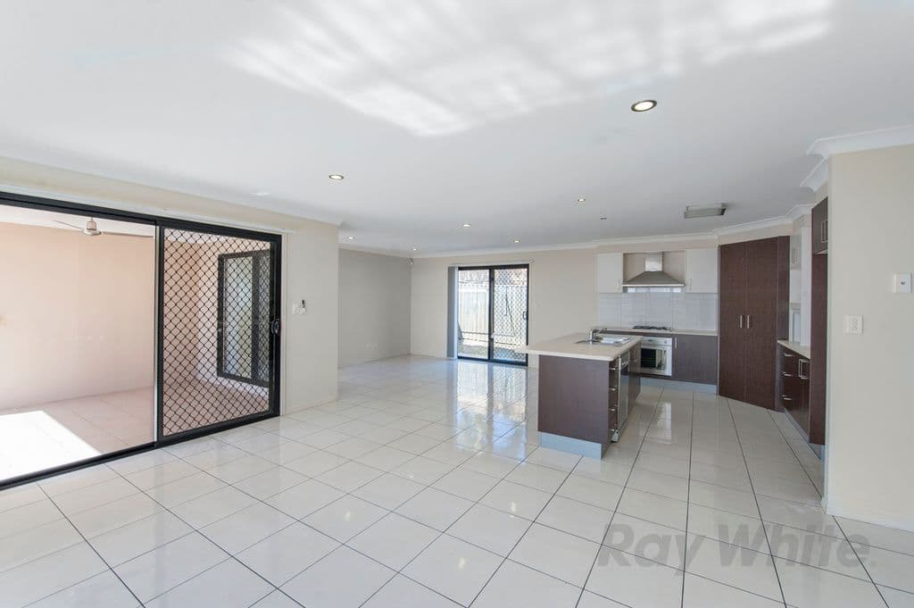 17 Van Asch Close, DOOLANDELLA QLD 4077, Doolandella - Thumbnail 2