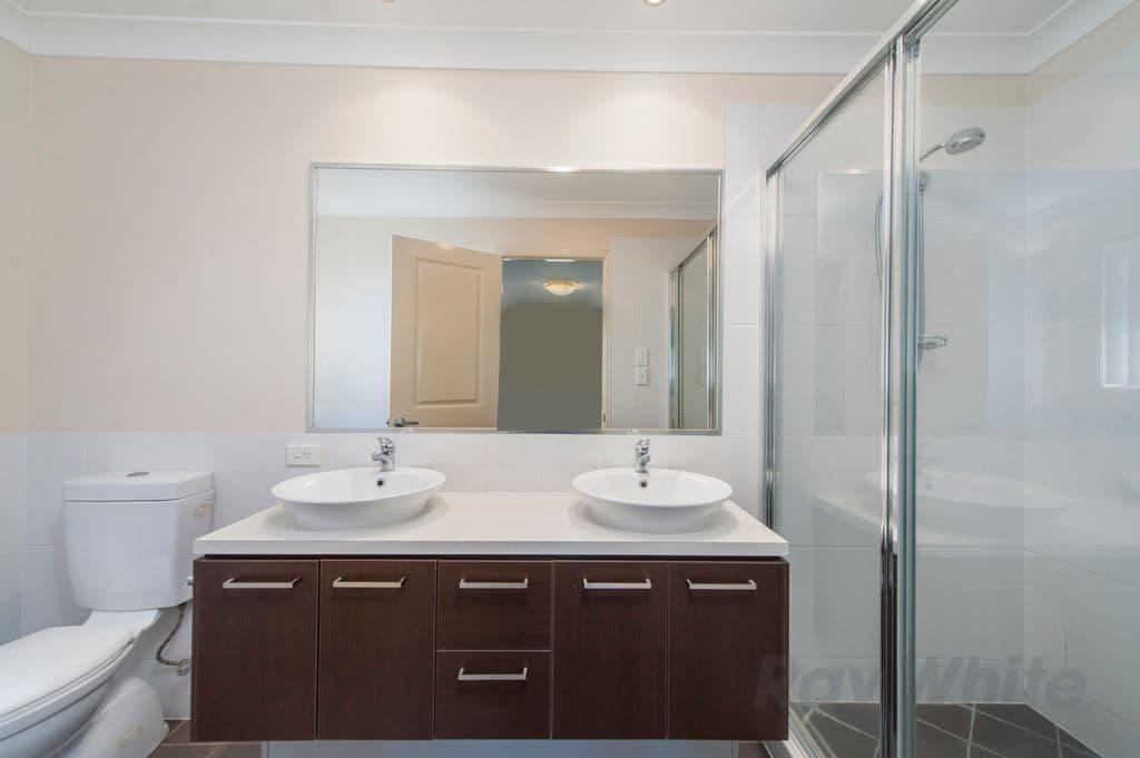 17 Van Asch Close, DOOLANDELLA QLD 4077, Doolandella - Thumbnail 3