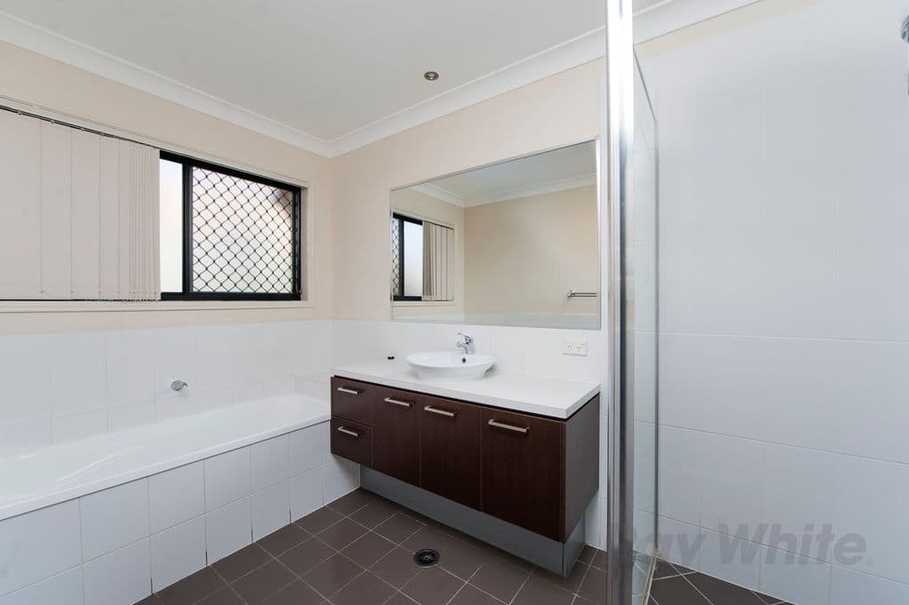 17 Van Asch Close, DOOLANDELLA QLD 4077, Doolandella - Thumbnail 8