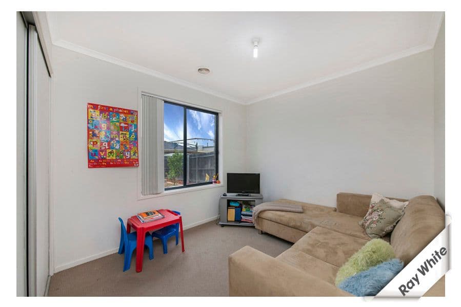 8 Jean Macnamara Street, MACGREGOR ACT 2615, Macgregor - Thumbnail 7