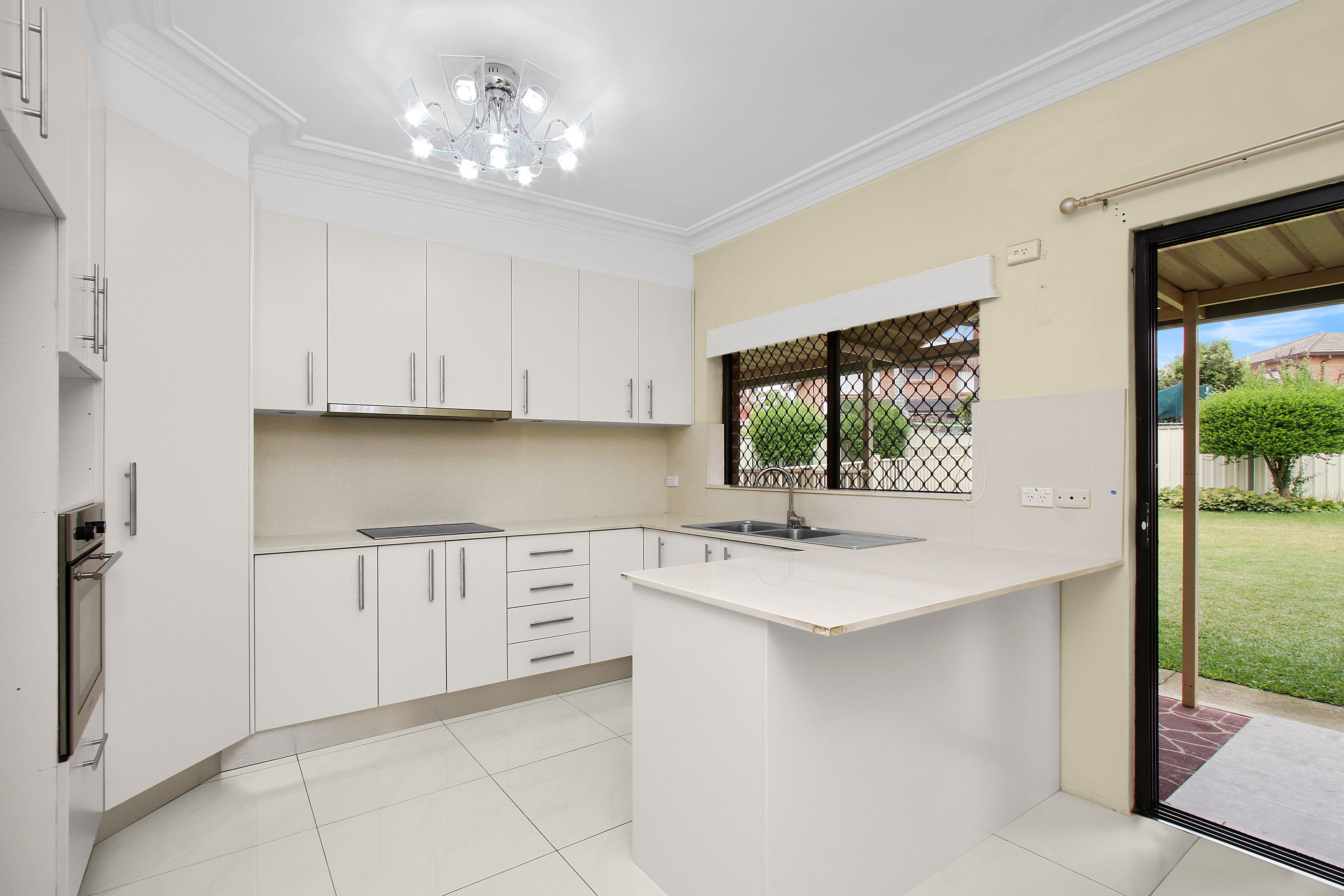 11 Fitzroy Close, St Johns Park - Thumbnail 2