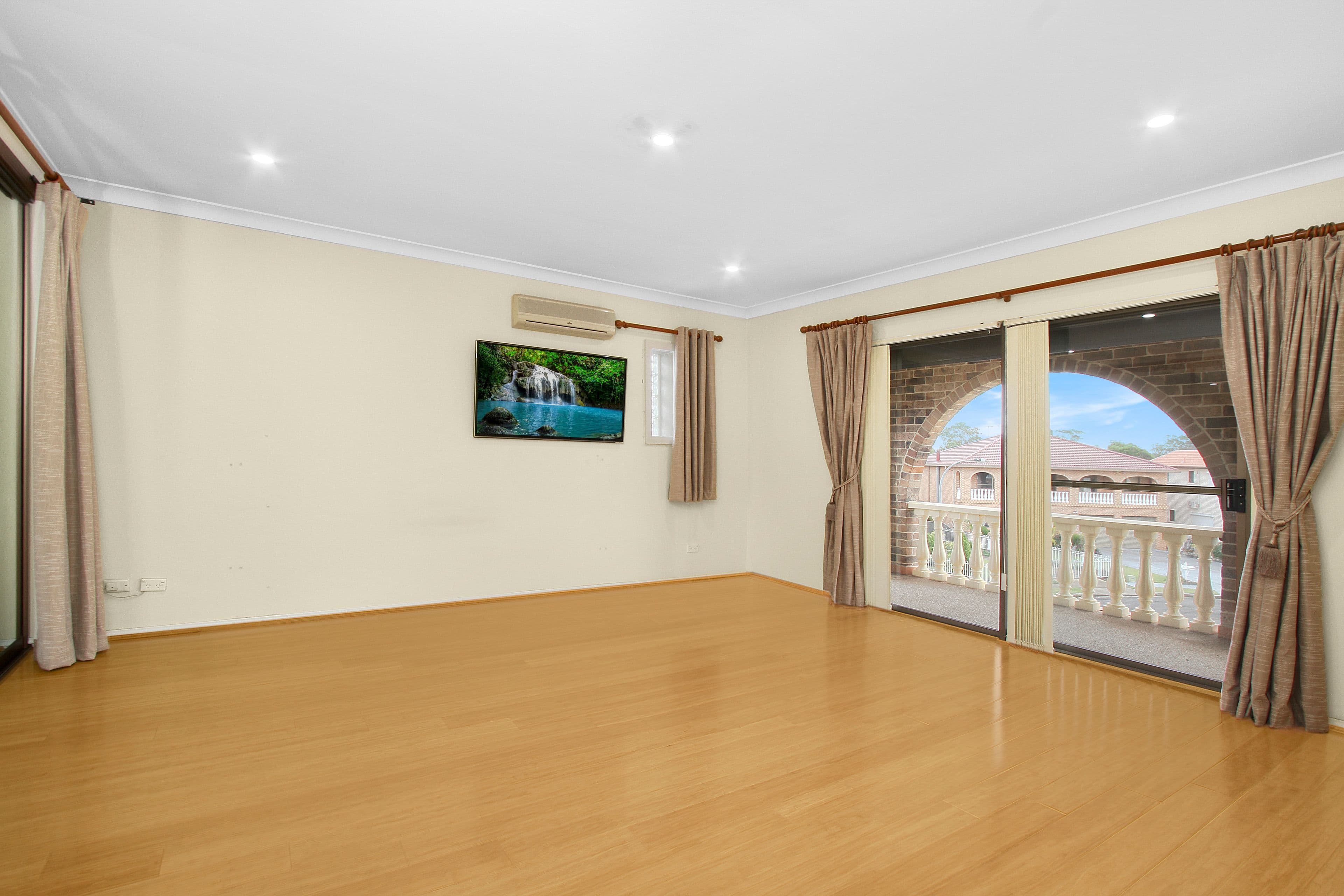 11 Fitzroy Close, St Johns Park - Thumbnail 3