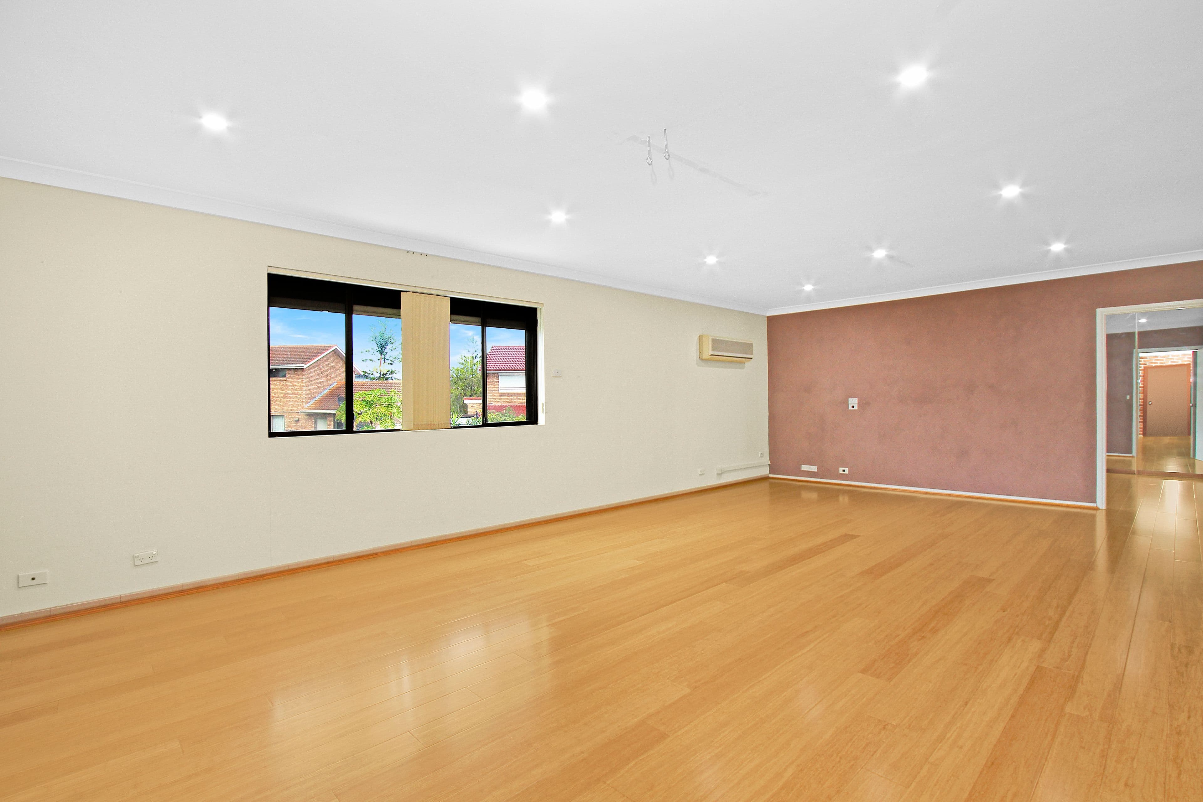 11 Fitzroy Close, St Johns Park - Thumbnail 4