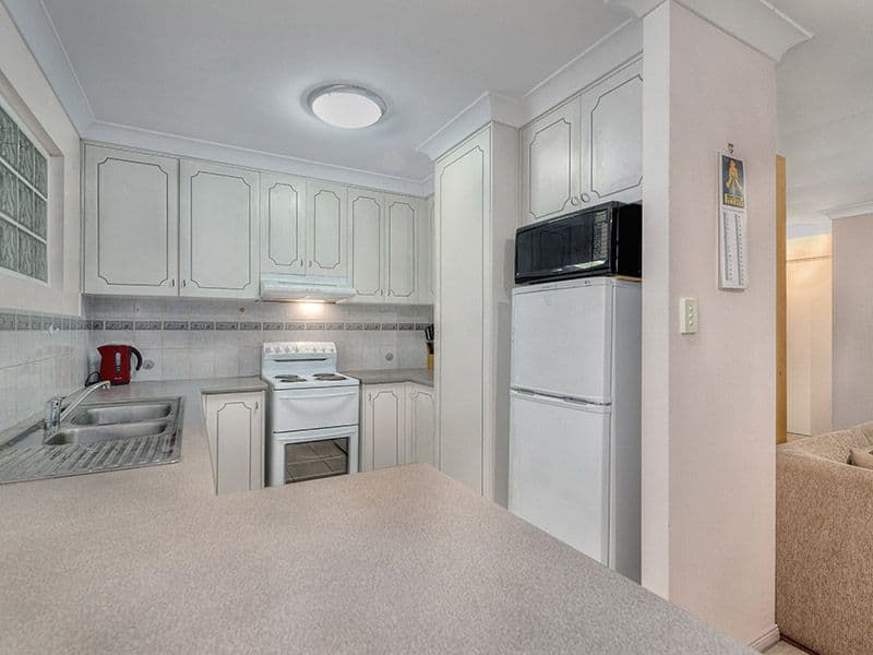 73 Pembroke Road, COORPAROO QLD 4151, Coorparoo - Thumbnail 5