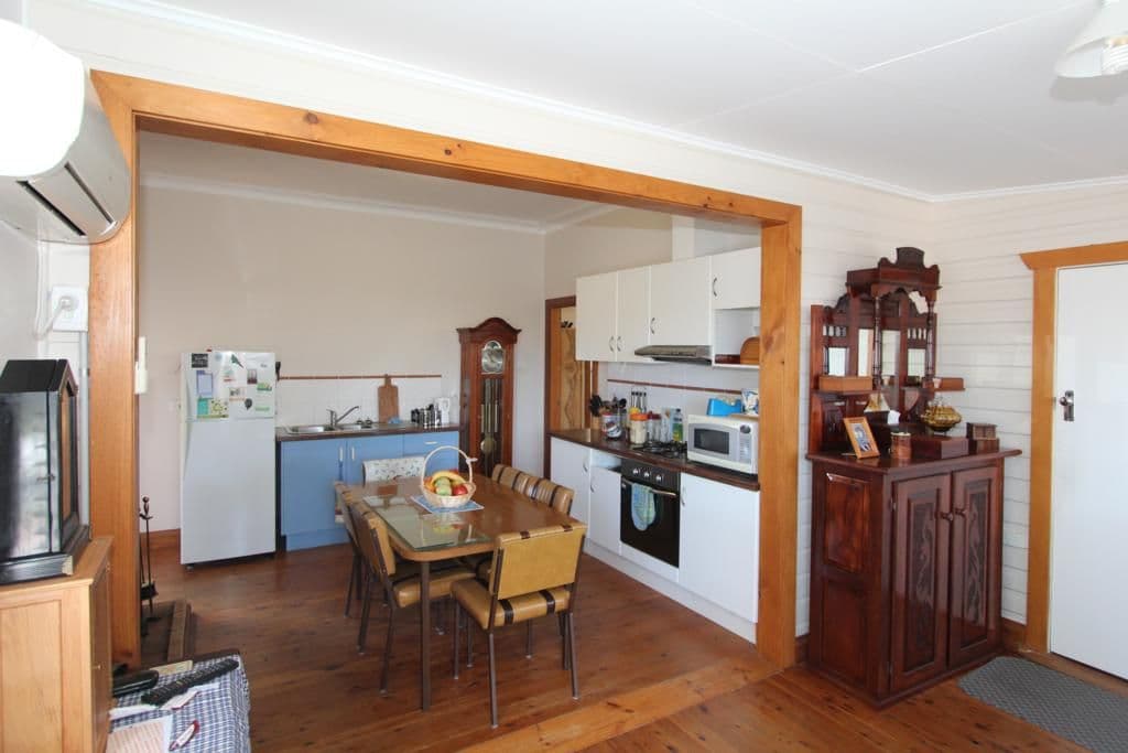 132 Rouse Street, Tenterfield - Thumbnail 2
