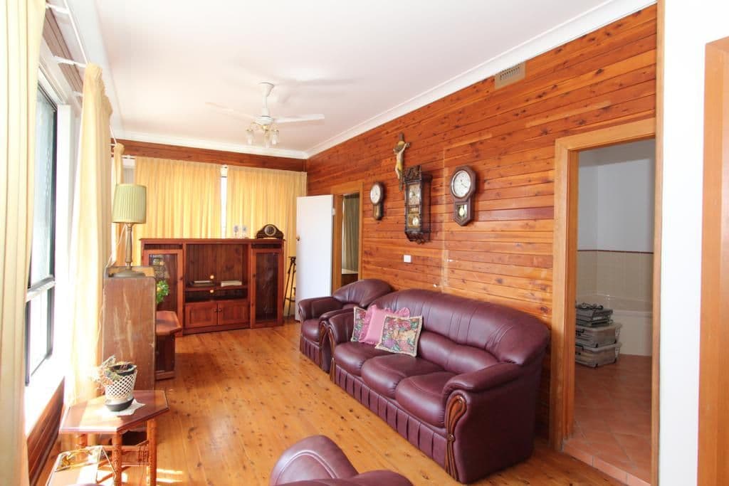 132 Rouse Street, Tenterfield - Thumbnail 3