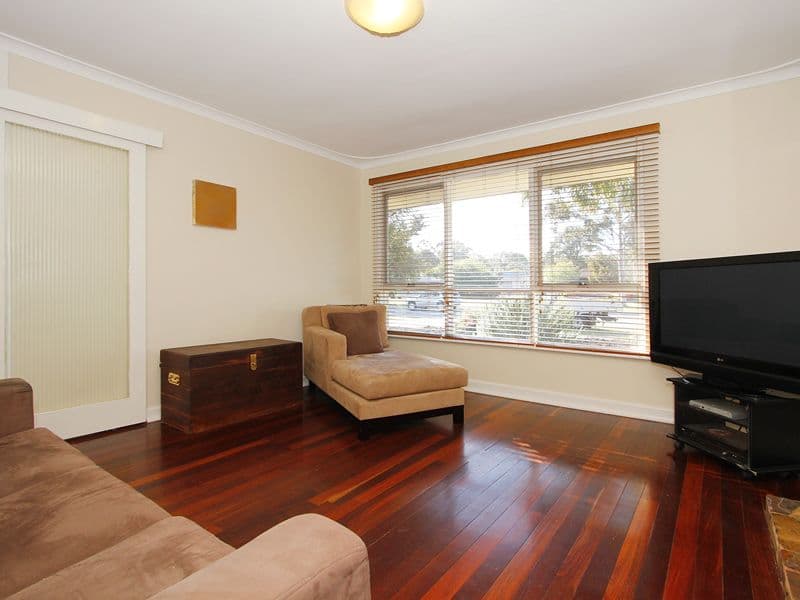 220 Erindale Road, HAMERSLEY WA 6022, Hamersley - Thumbnail 4