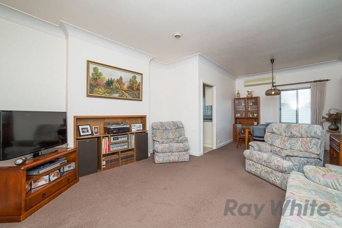 24 Grayson Avenue, KOTARA NSW 2289, Kotara - Thumbnail 2