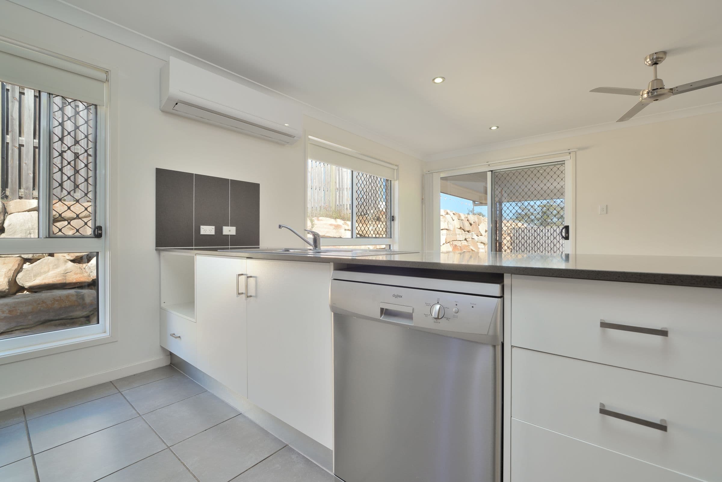 22 Koolivoo Parade, Boyne Island QLD 4680, Boyne Island - Thumbnail 6