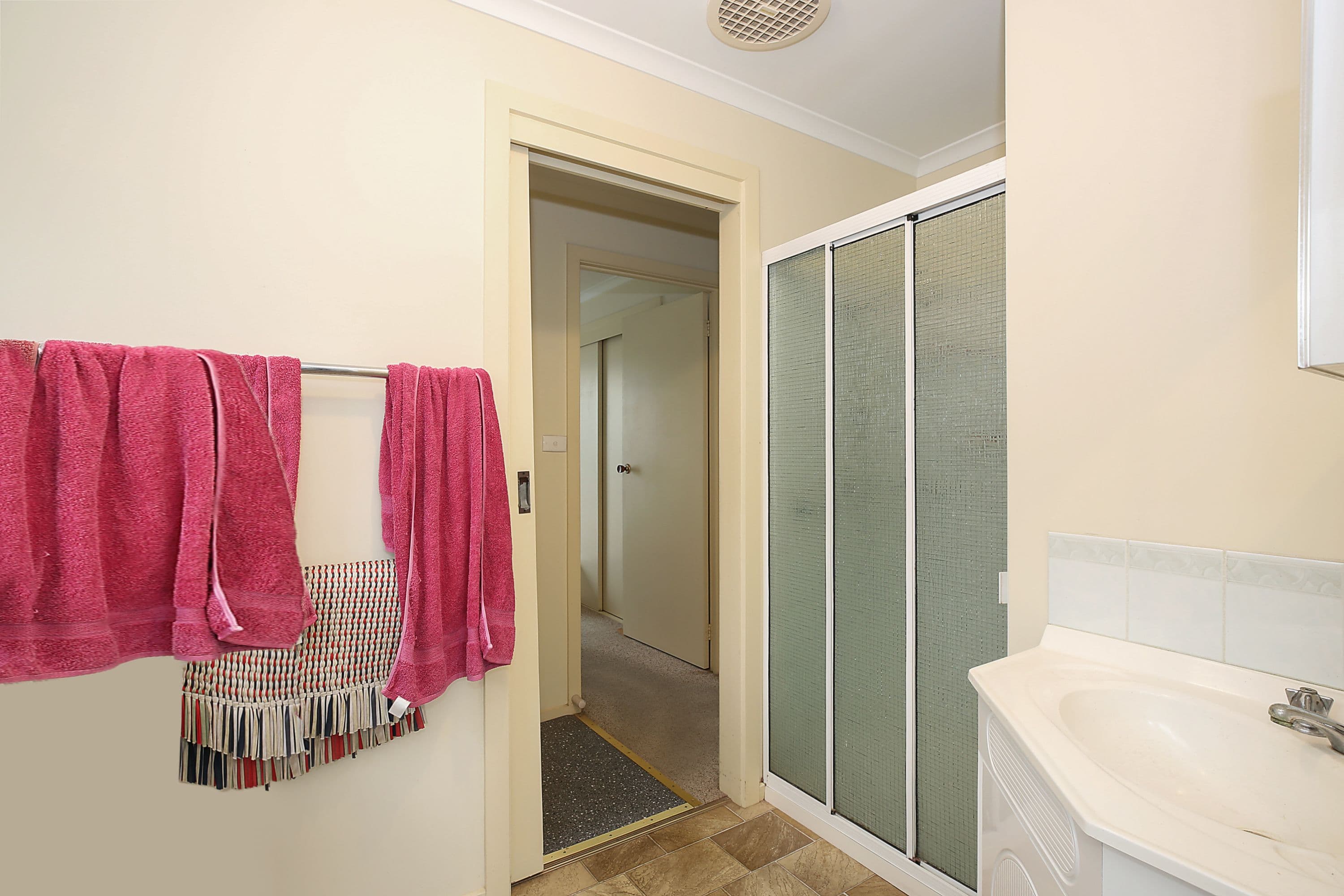 61 Pollack Street, Colac VIC 3250, Colac - Thumbnail 5