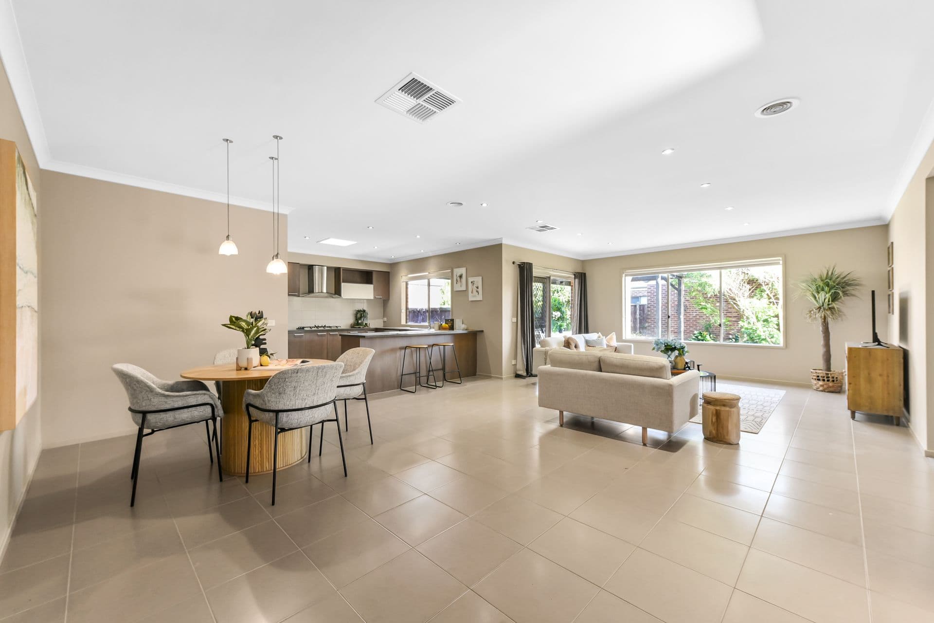 15 Flash Dan Drive, Cranbourne East VIC 3977, Cranbourne East - Thumbnail 3