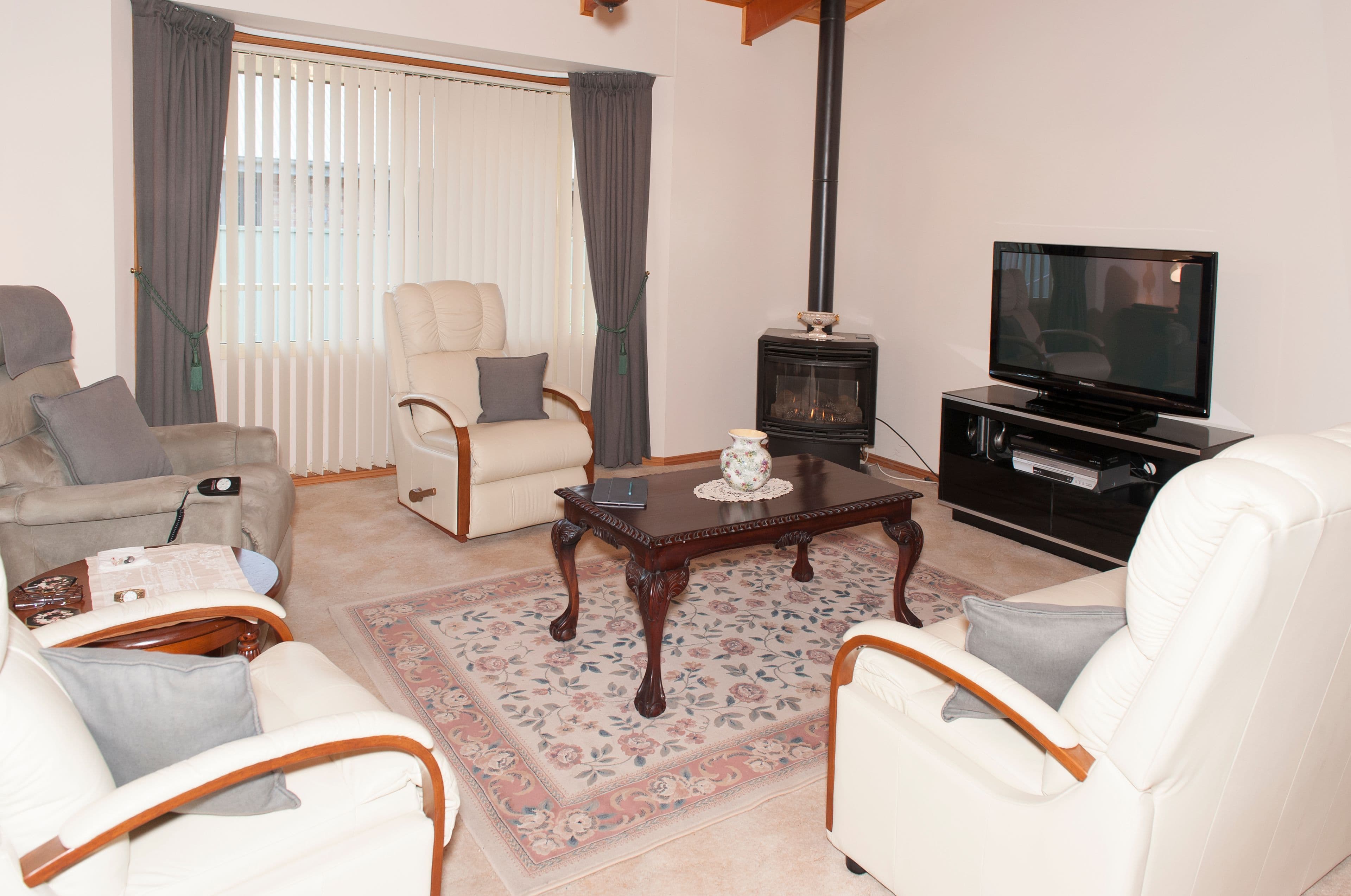 26 Pinkstone Avenue, Cootamundra - Thumbnail 2