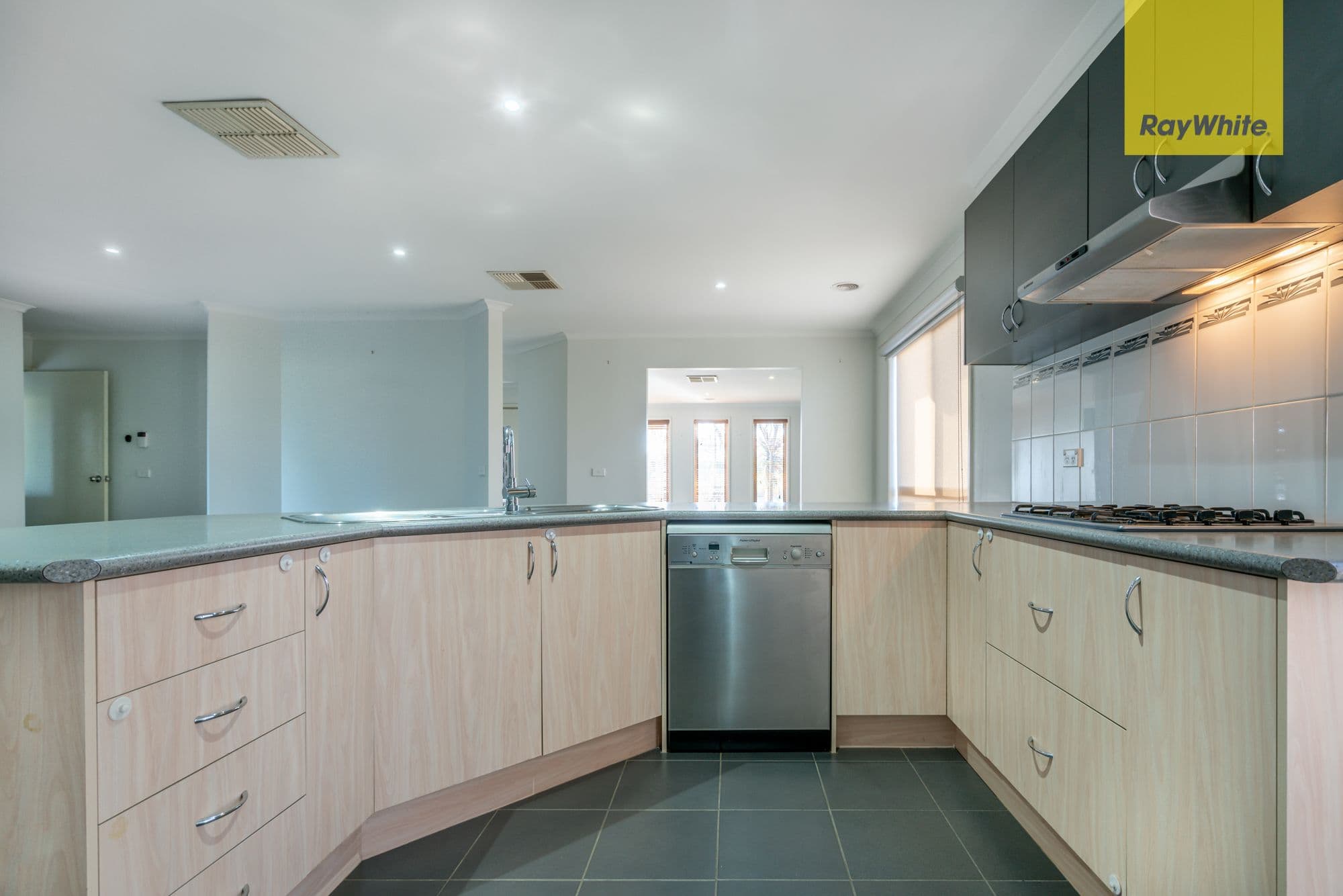 9 Tawrrific Street, Kurunjang VIC 3337, Kurunjang - Thumbnail 5