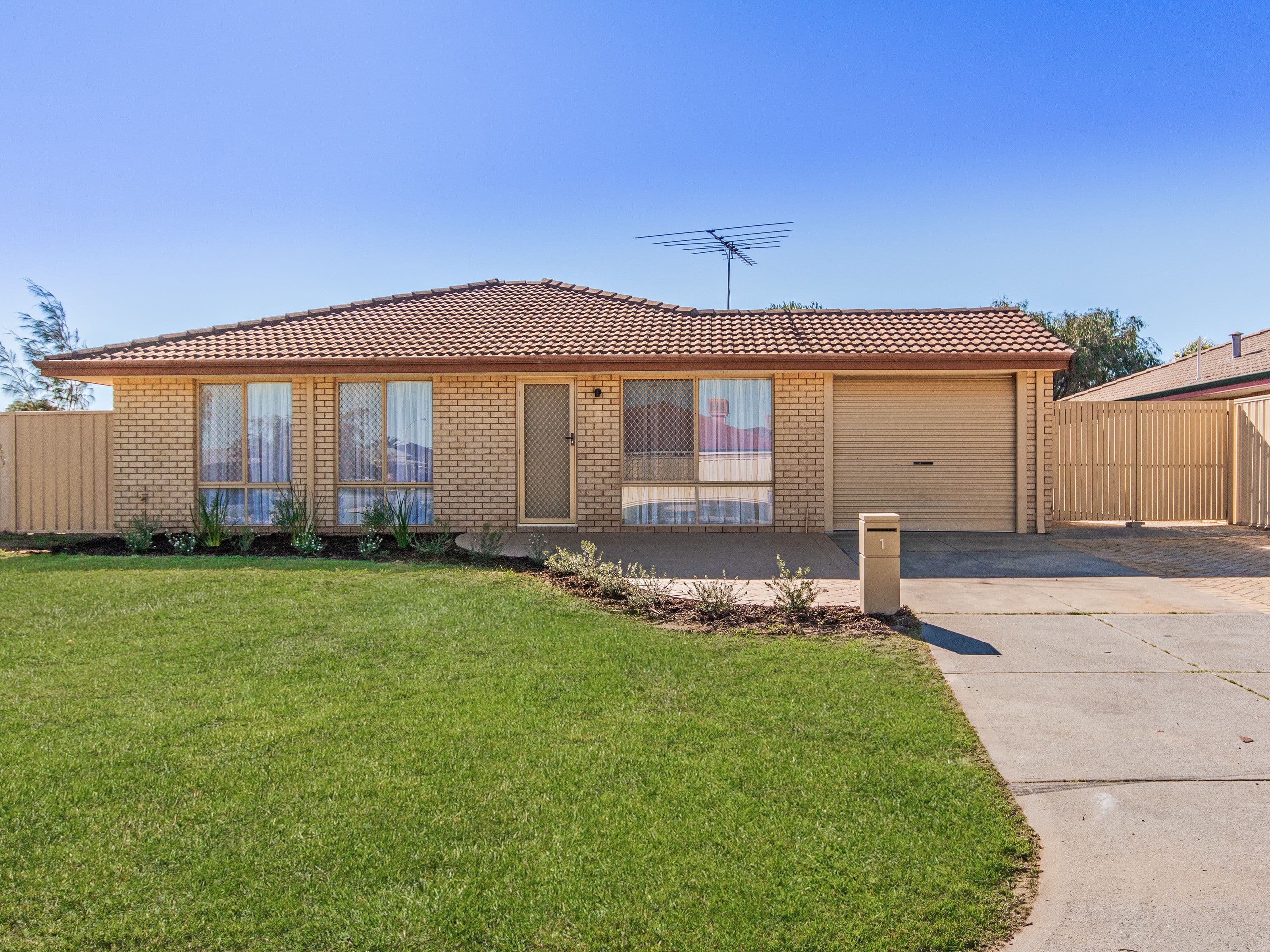 1 Sharpe Close, Waikiki WA 6169, Waikiki - Thumbnail 4