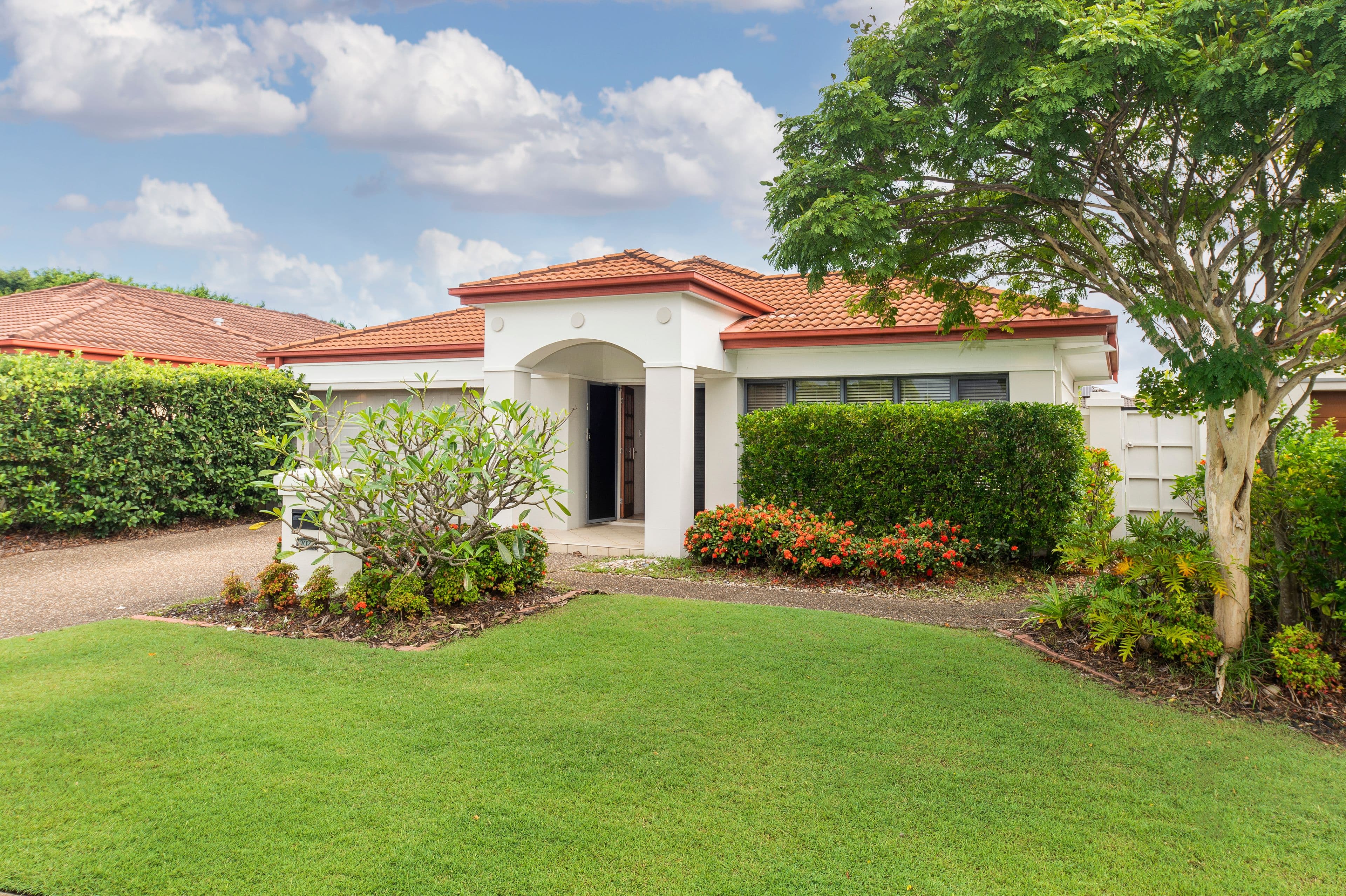 2023 Gracemere Gardens Court, Hope Island QLD 4212, Hope Island - Image 1