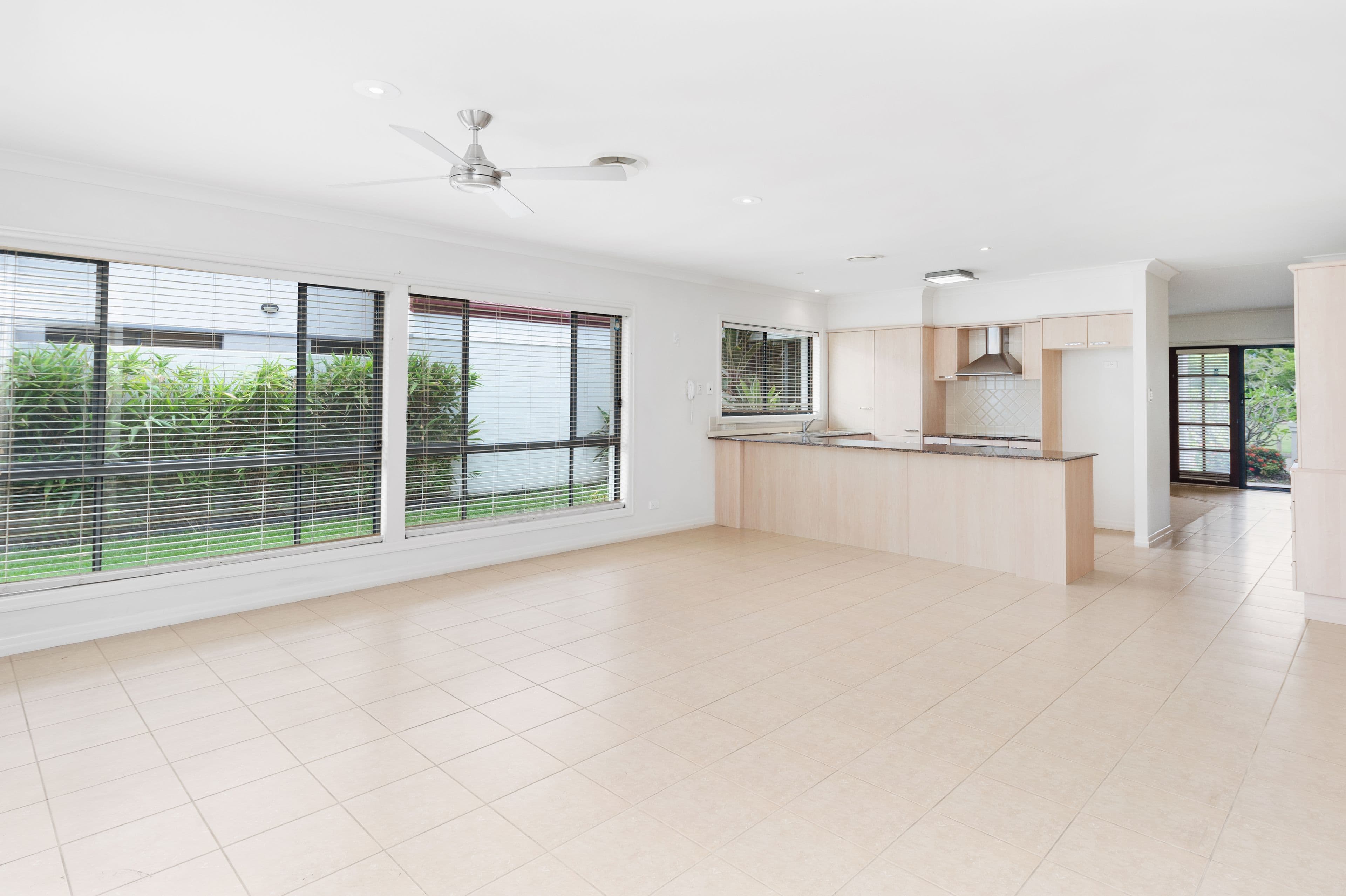 2023 Gracemere Gardens Court, Hope Island QLD 4212, Hope Island - Thumbnail 4