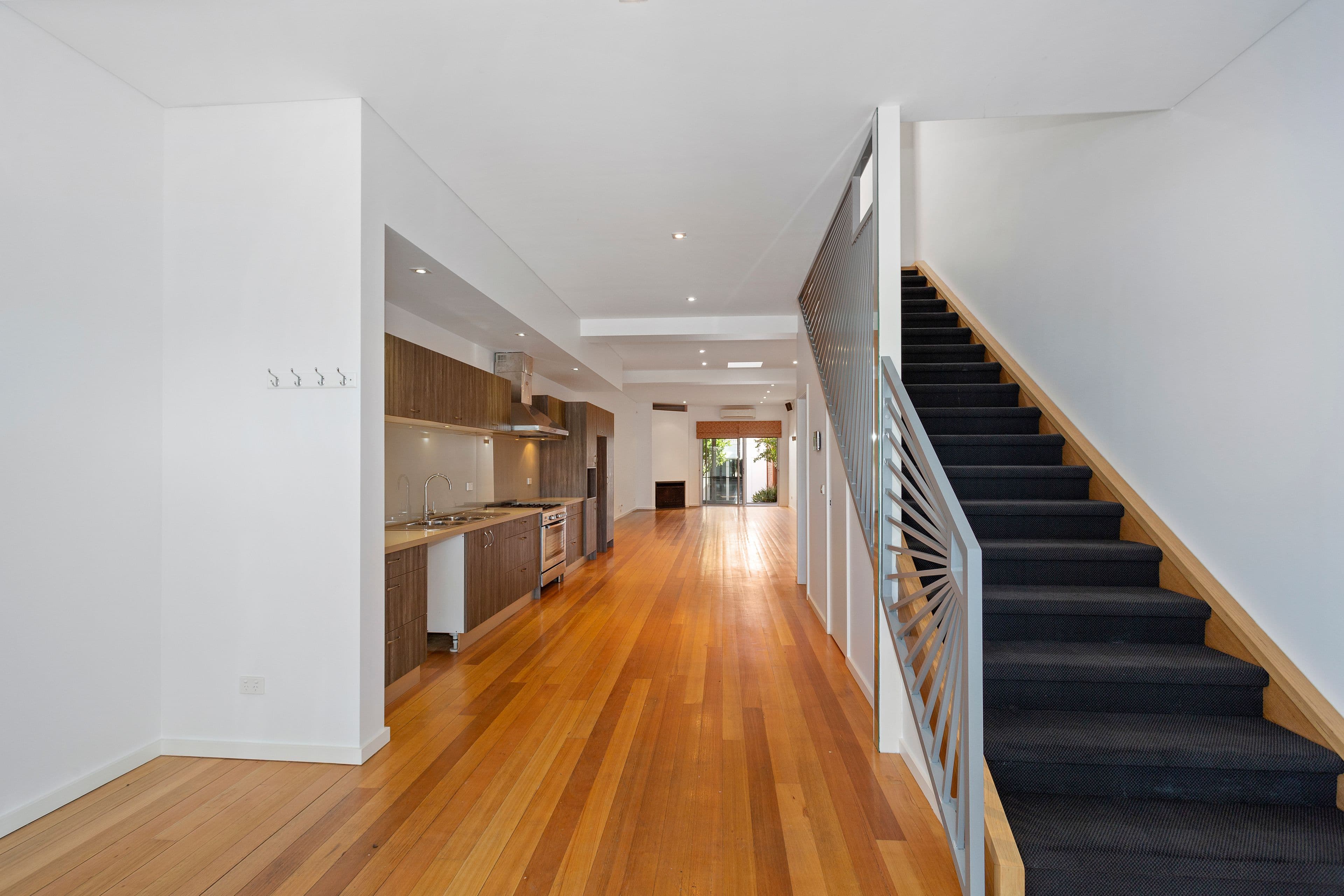 51 Warrigal Road, Hughesdale VIC 3166, Hughesdale - Thumbnail 2