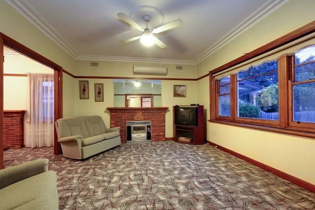 8 Orrong Avenue, RESERVOIR VIC 3073, Reservoir - Thumbnail 2